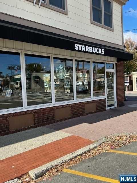 6 Erie Plaza
