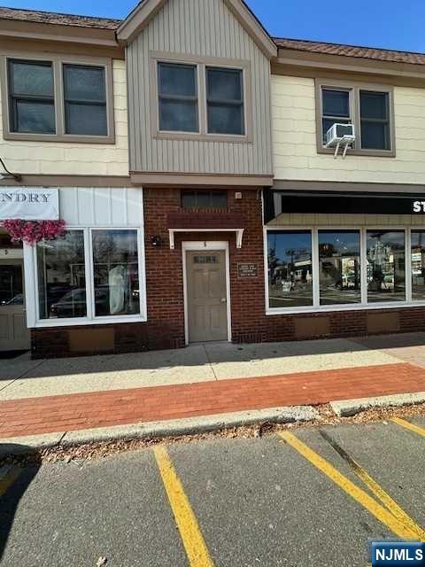 6 Erie Plaza