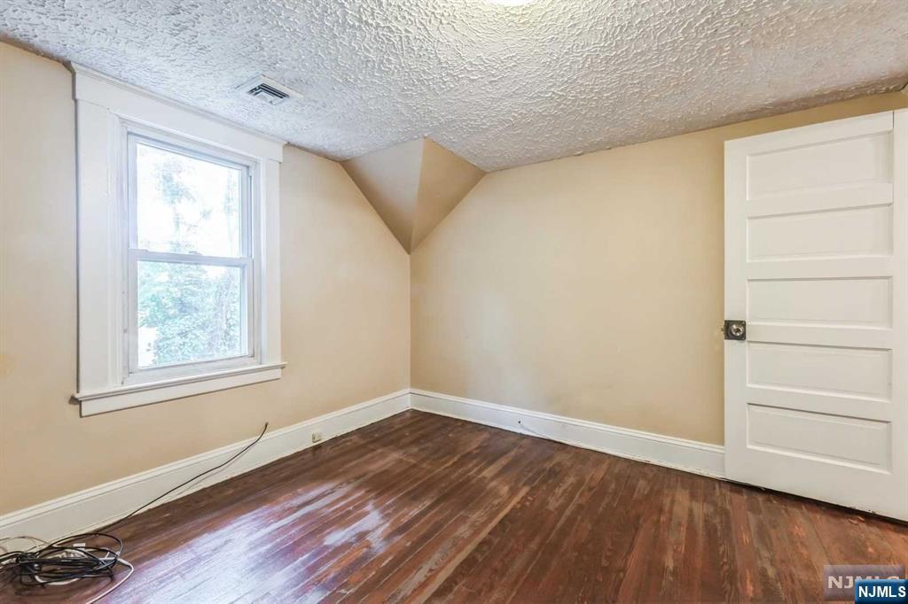 13 Mountainside Avenue