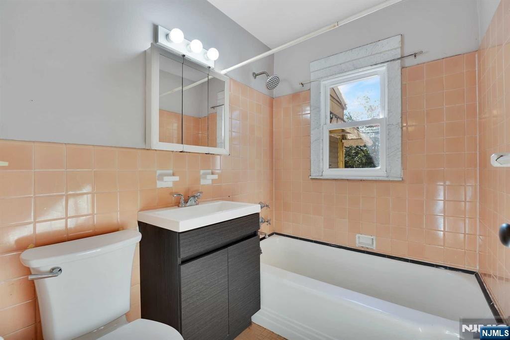 33 Hetherington Road