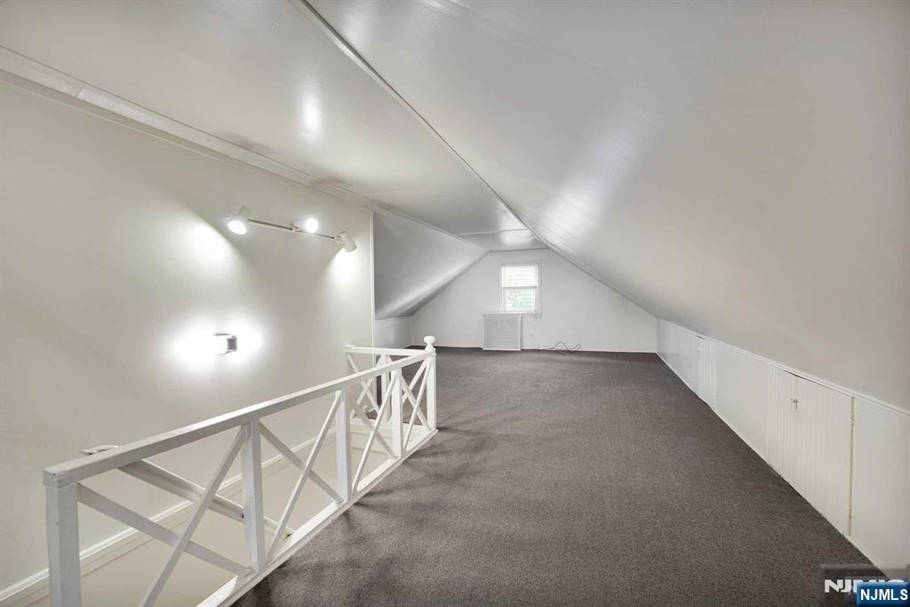 33 Hetherington Road