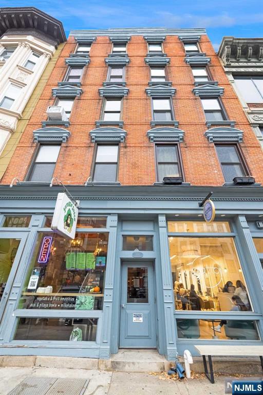 1016 Washington Street 2R