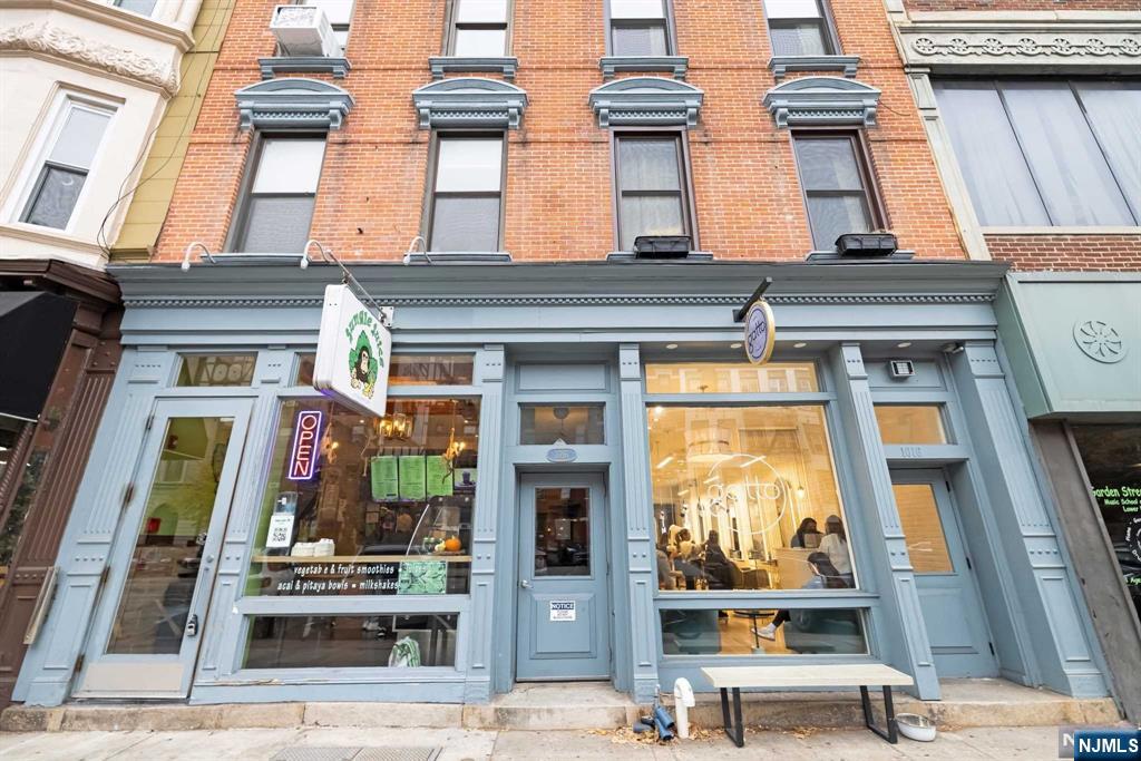 1016 Washington Street 2R
