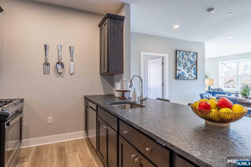 455 Livingston Street 206