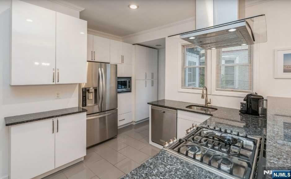 228 Carmita Avenue