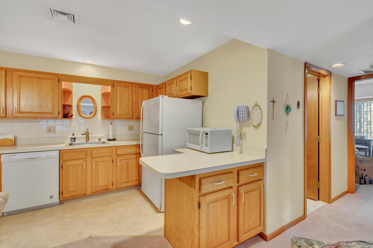 48 North Mountain Road 102