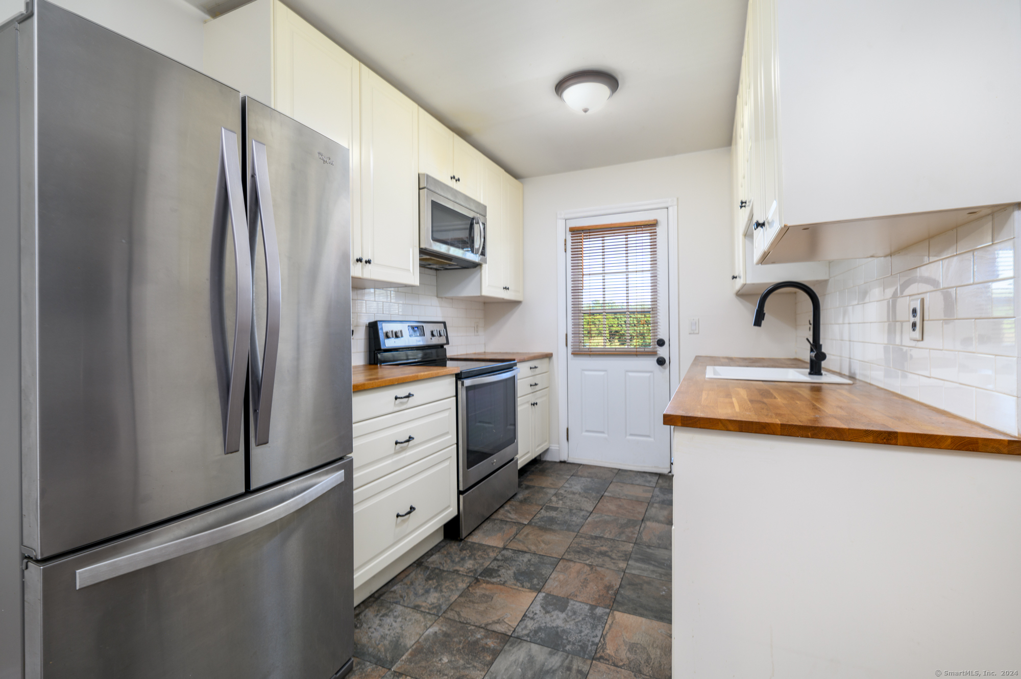 120 Columbus Place APT 17