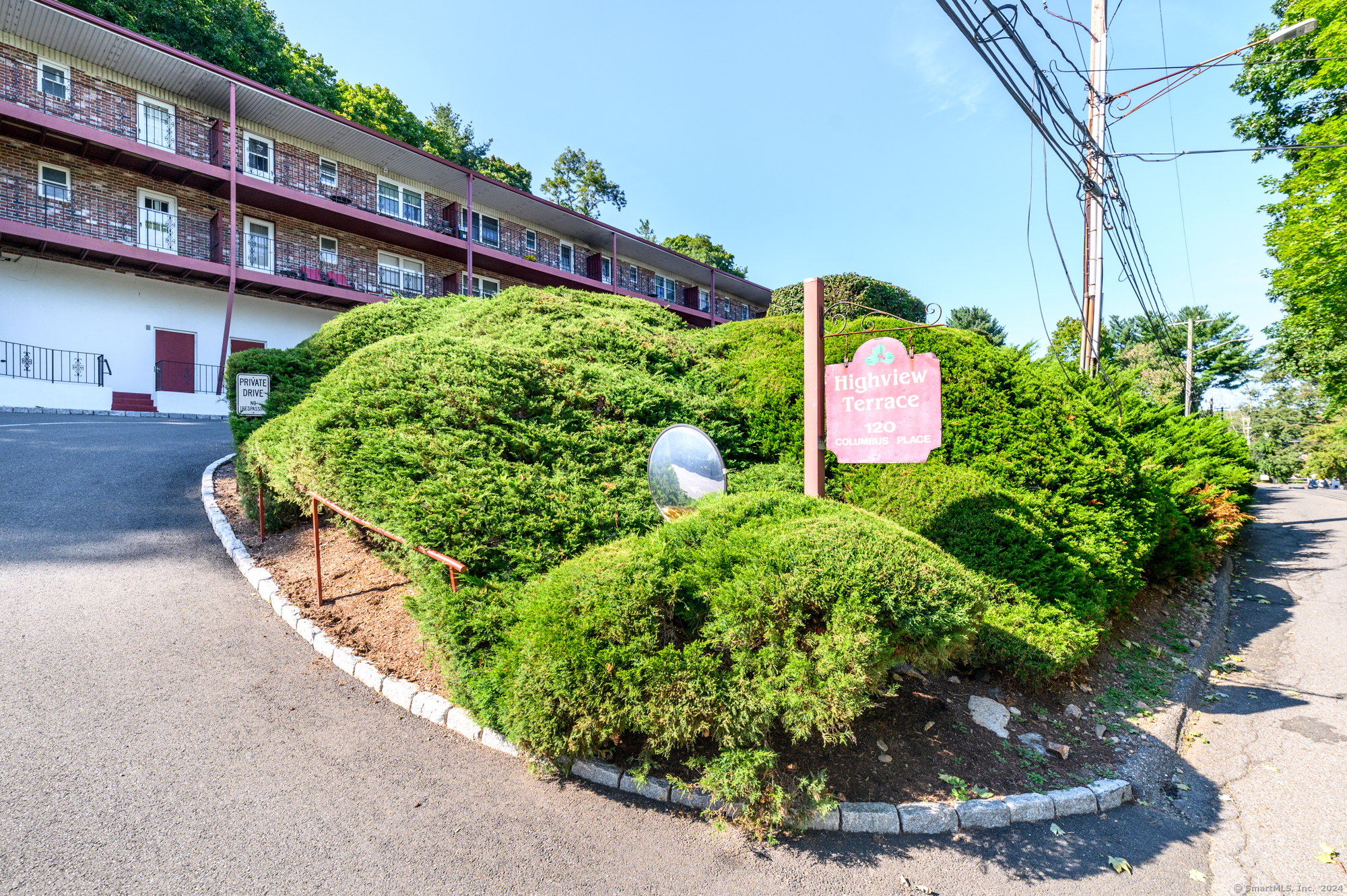 120 Columbus Place APT 17