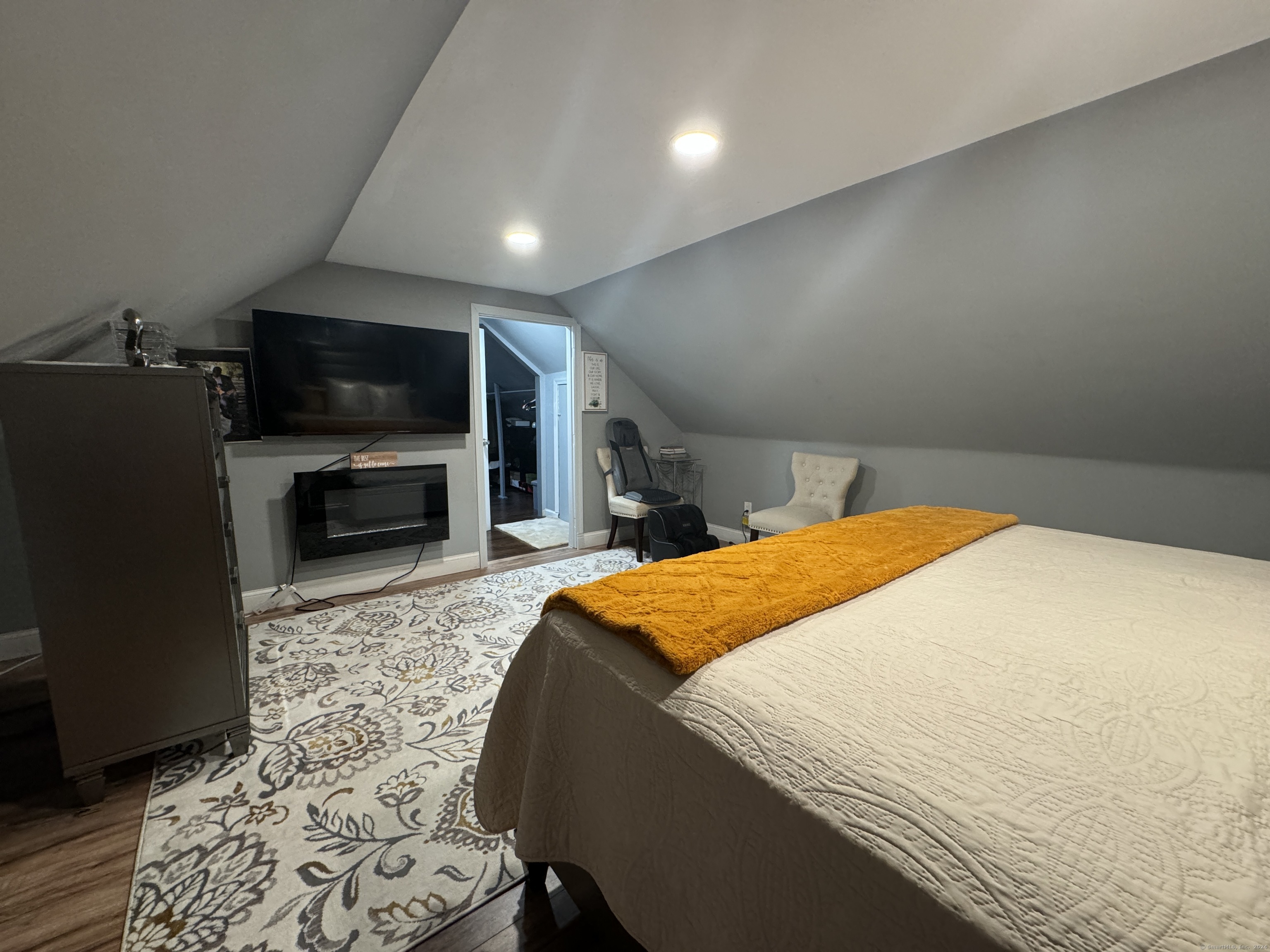 80 Overlook Avenue