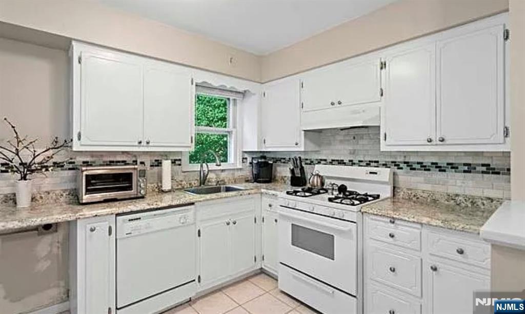 129 Rock Road 2