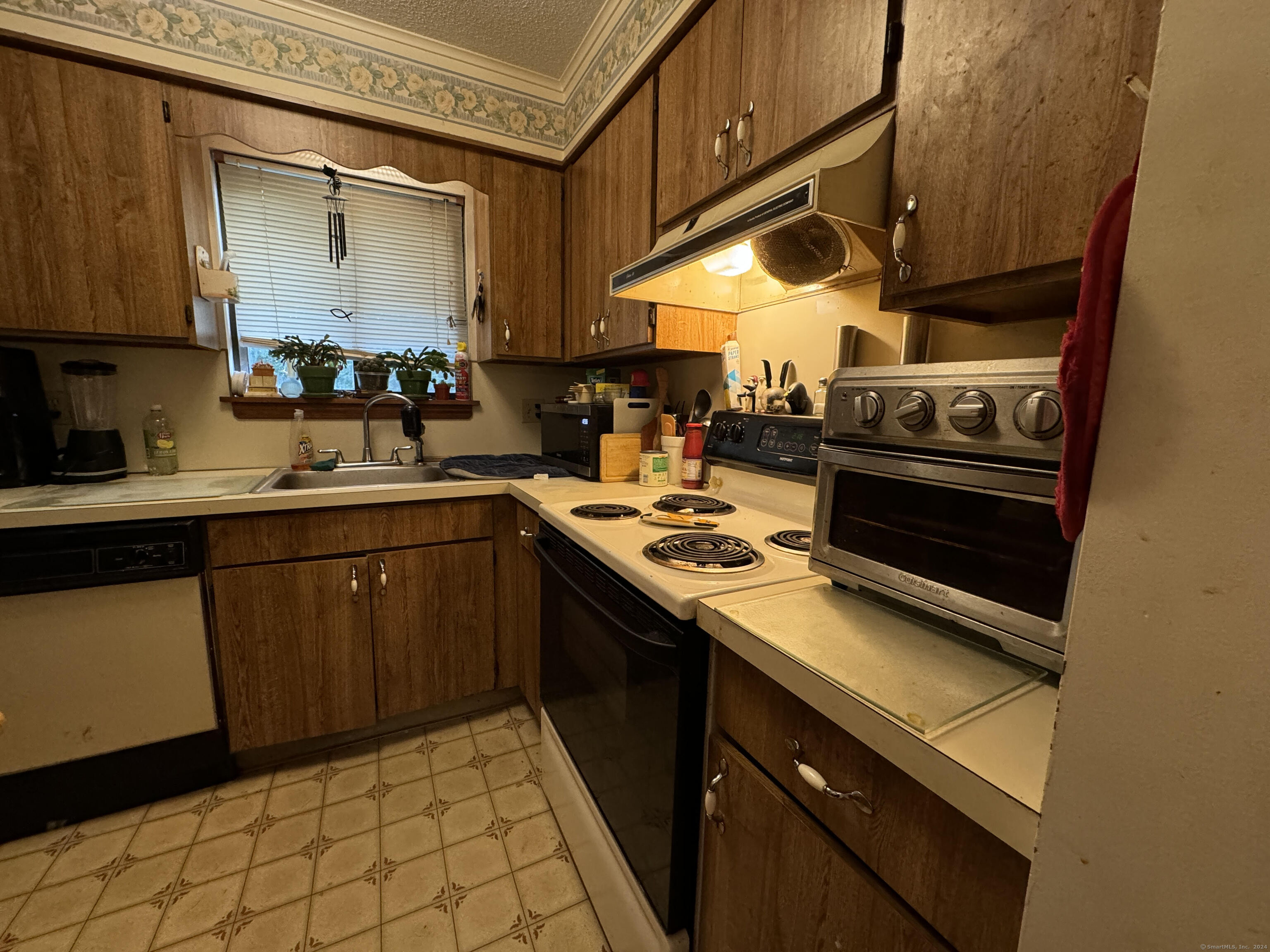 1400 Meriden Road Apt 6-1