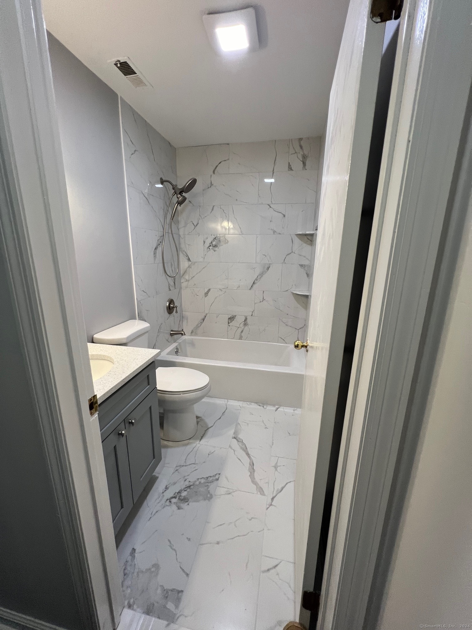 769 Sylvan Avenue APT 15