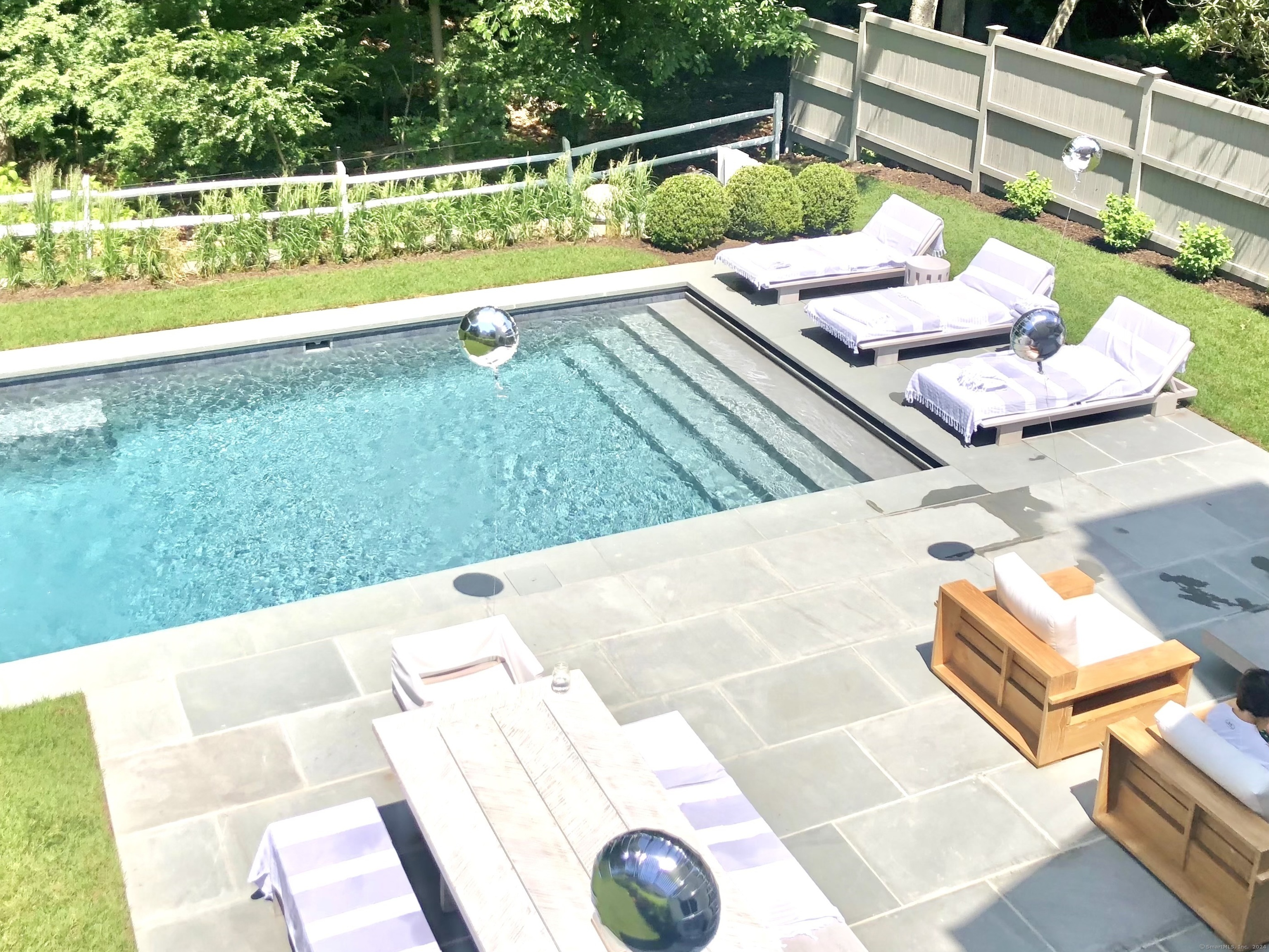 16 Ridge Drive