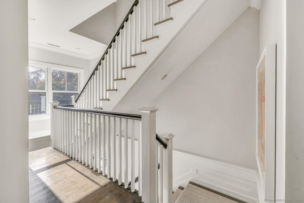 16 Ridge Drive
