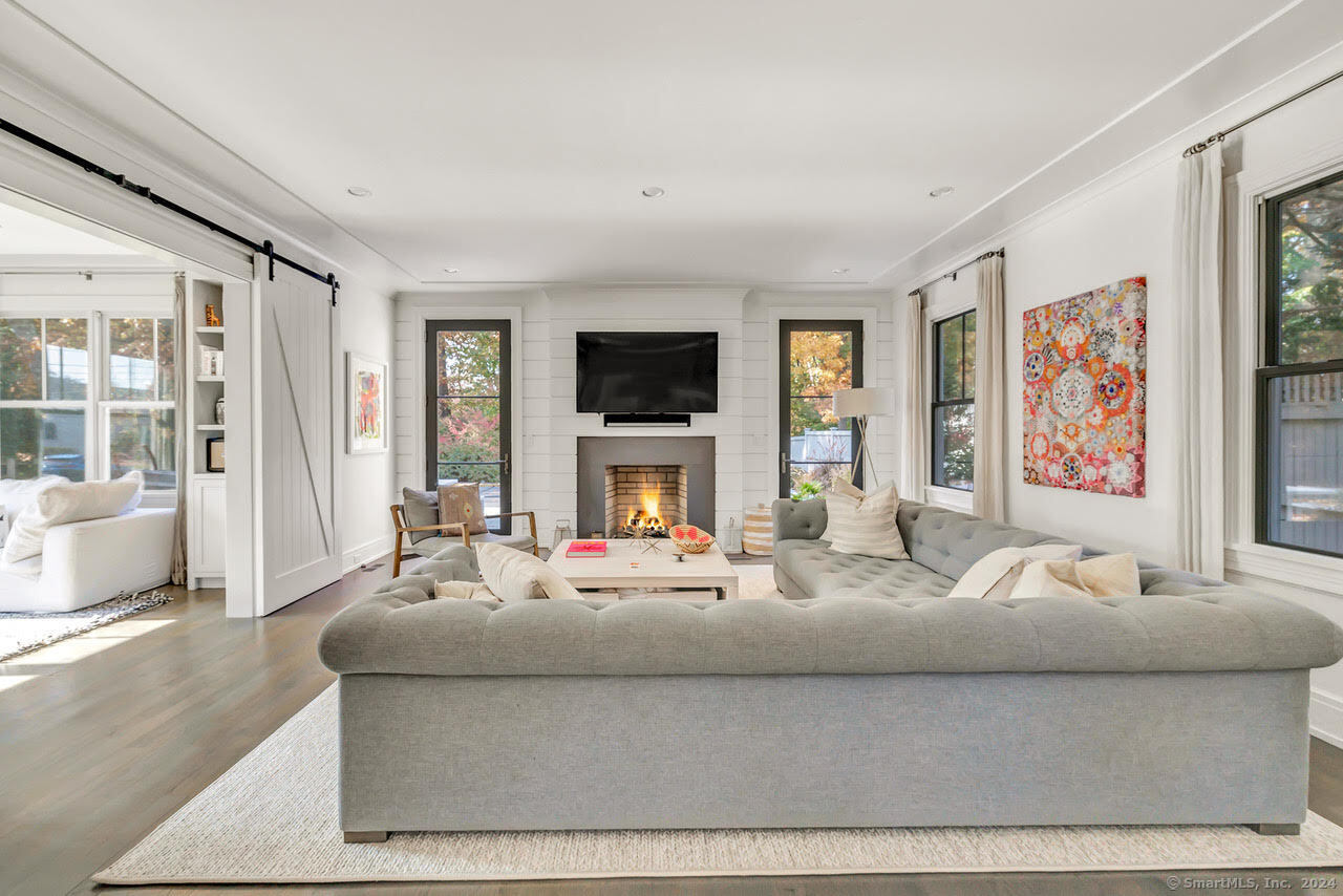 16 Ridge Drive