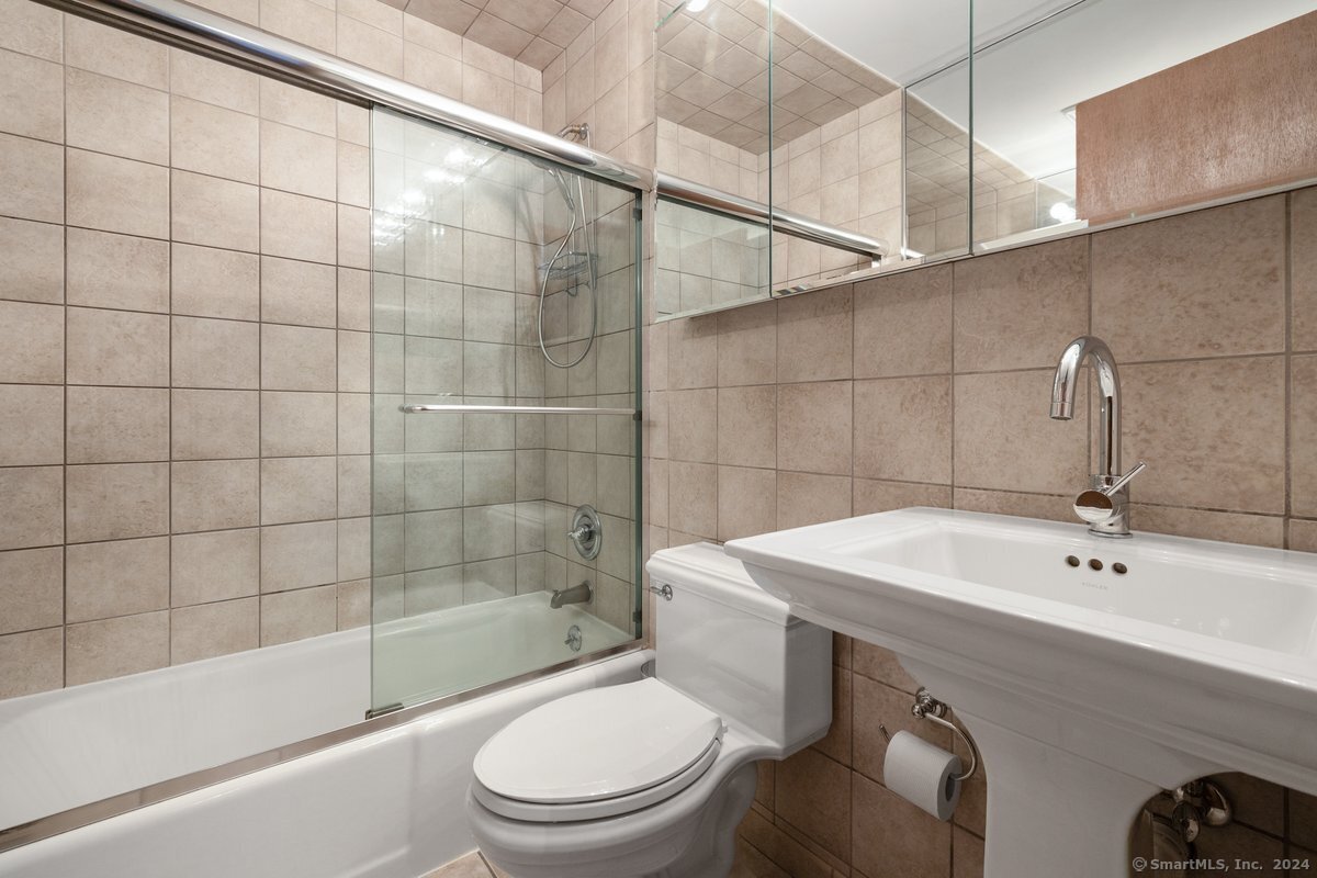 202 Soundview Avenue 48