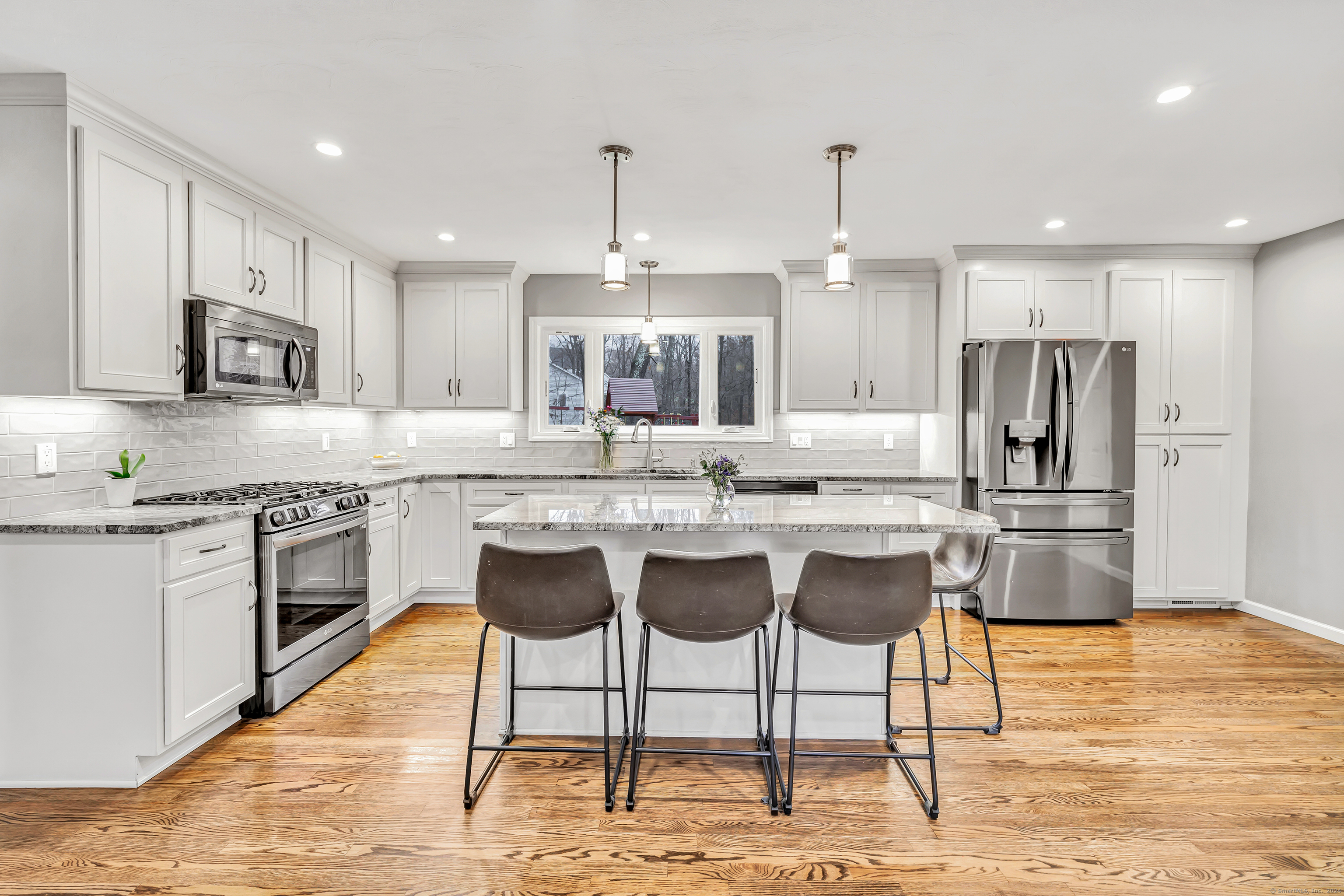 12 Indian Ledge Drive