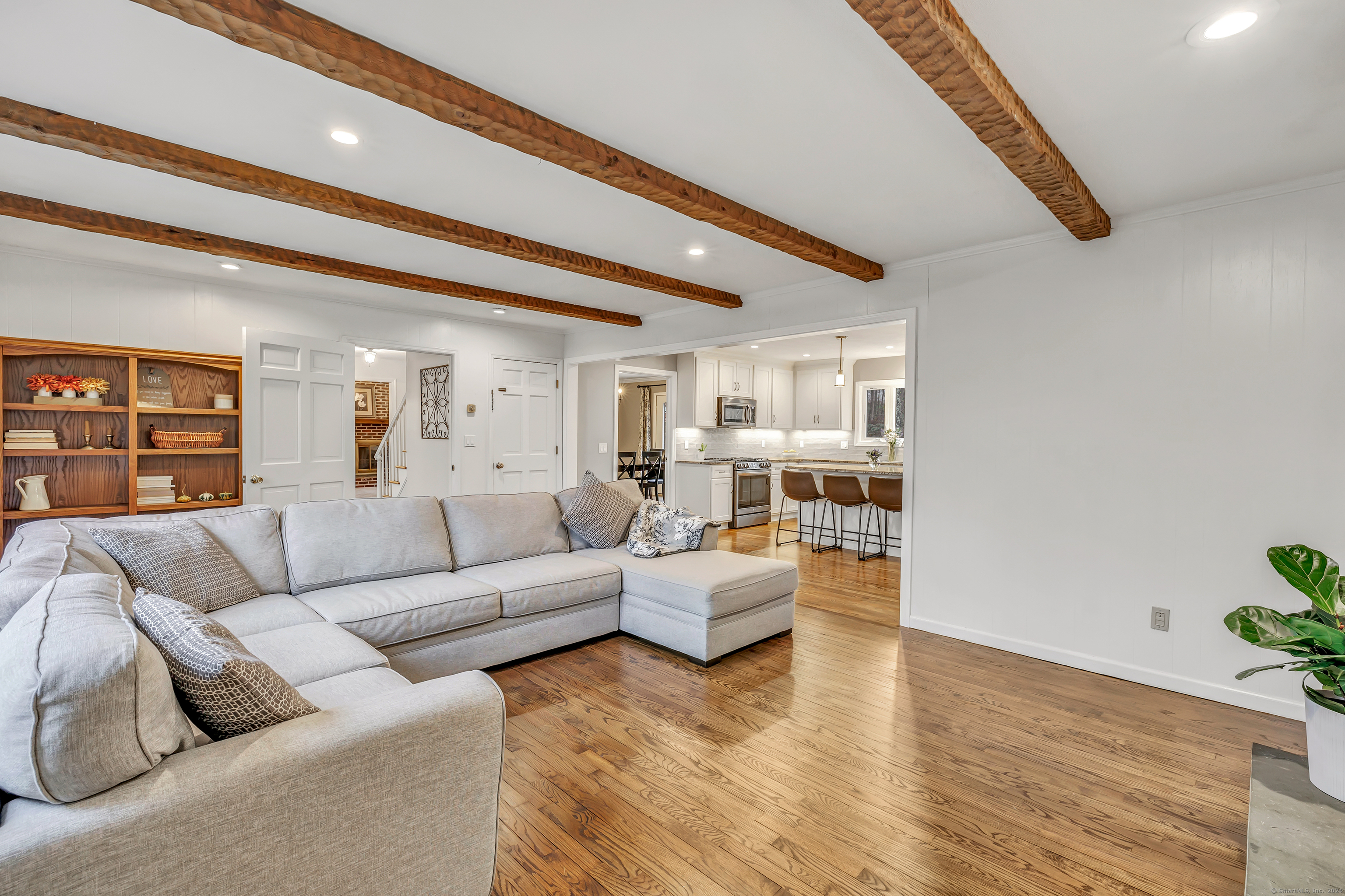 12 Indian Ledge Drive
