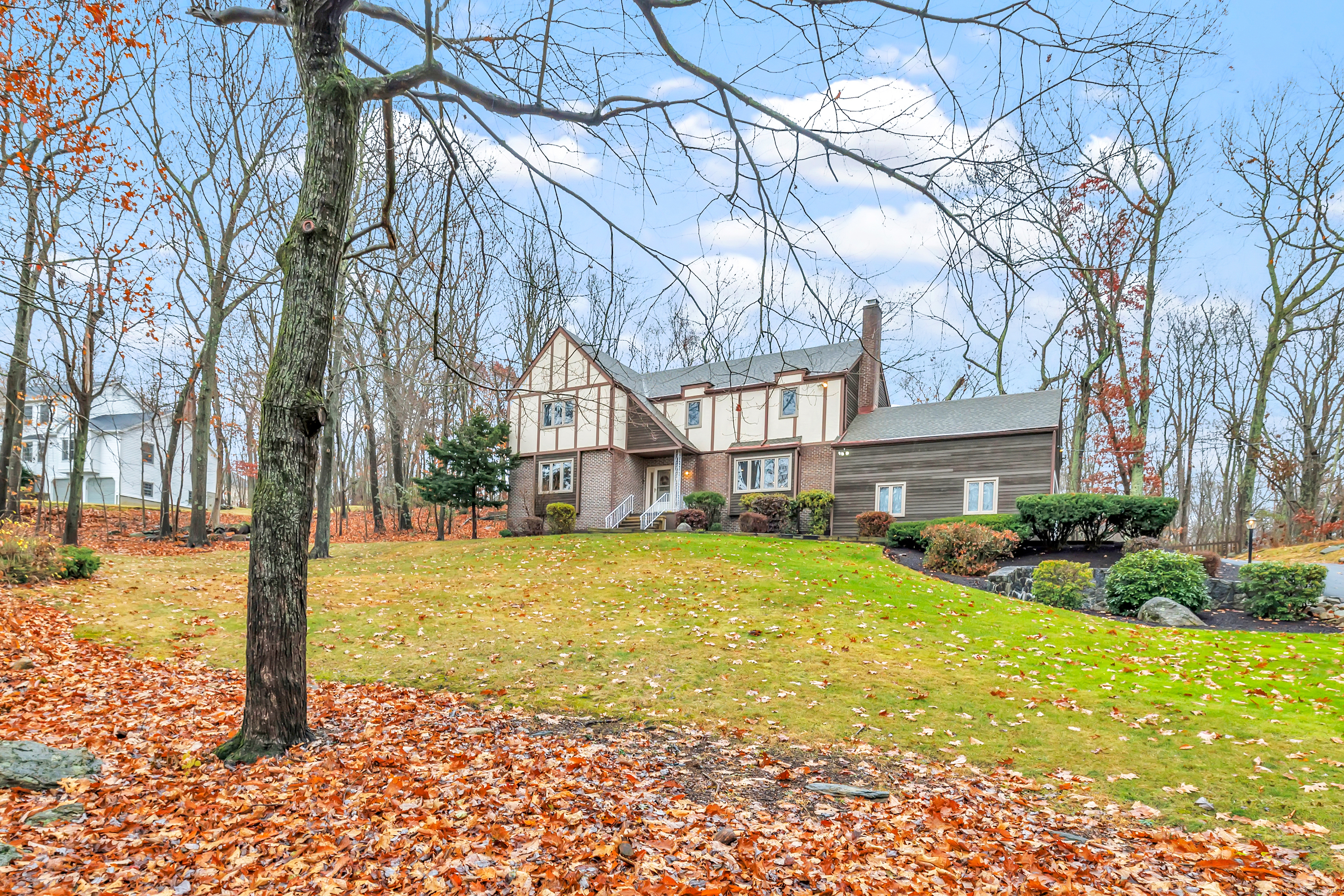 12 Indian Ledge Drive