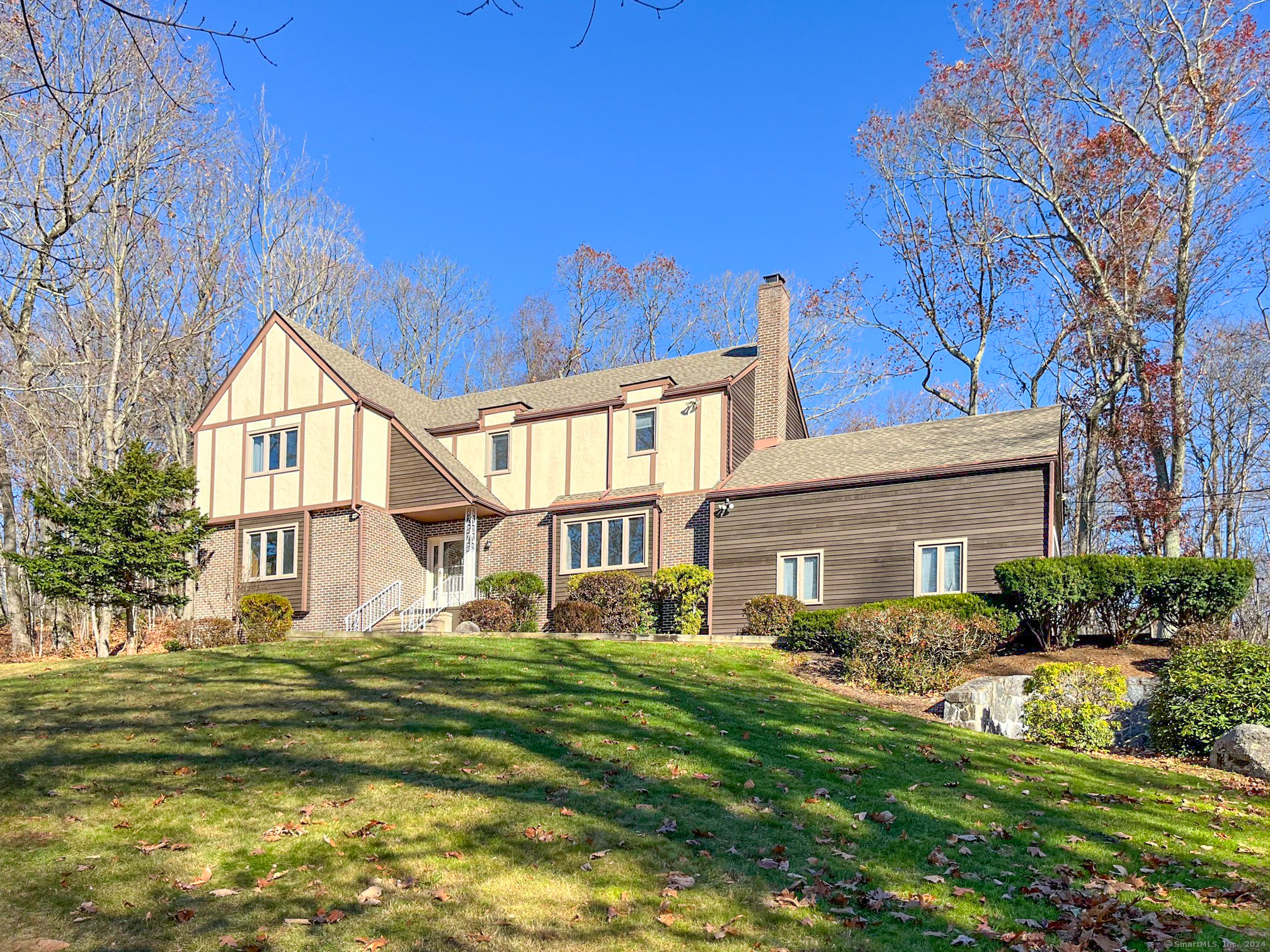 12 Indian Ledge Drive
