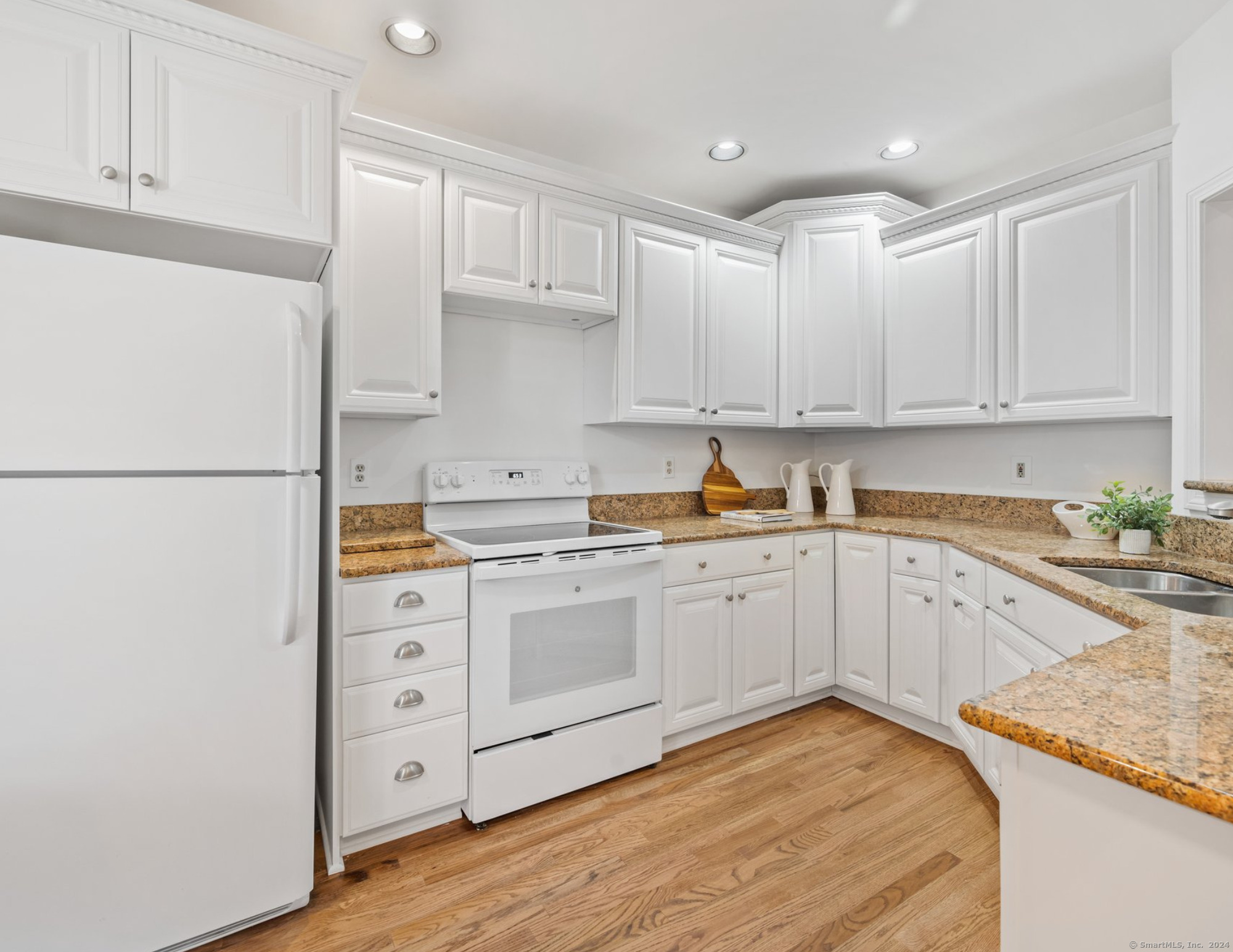 353 Summerfield Gardens 353