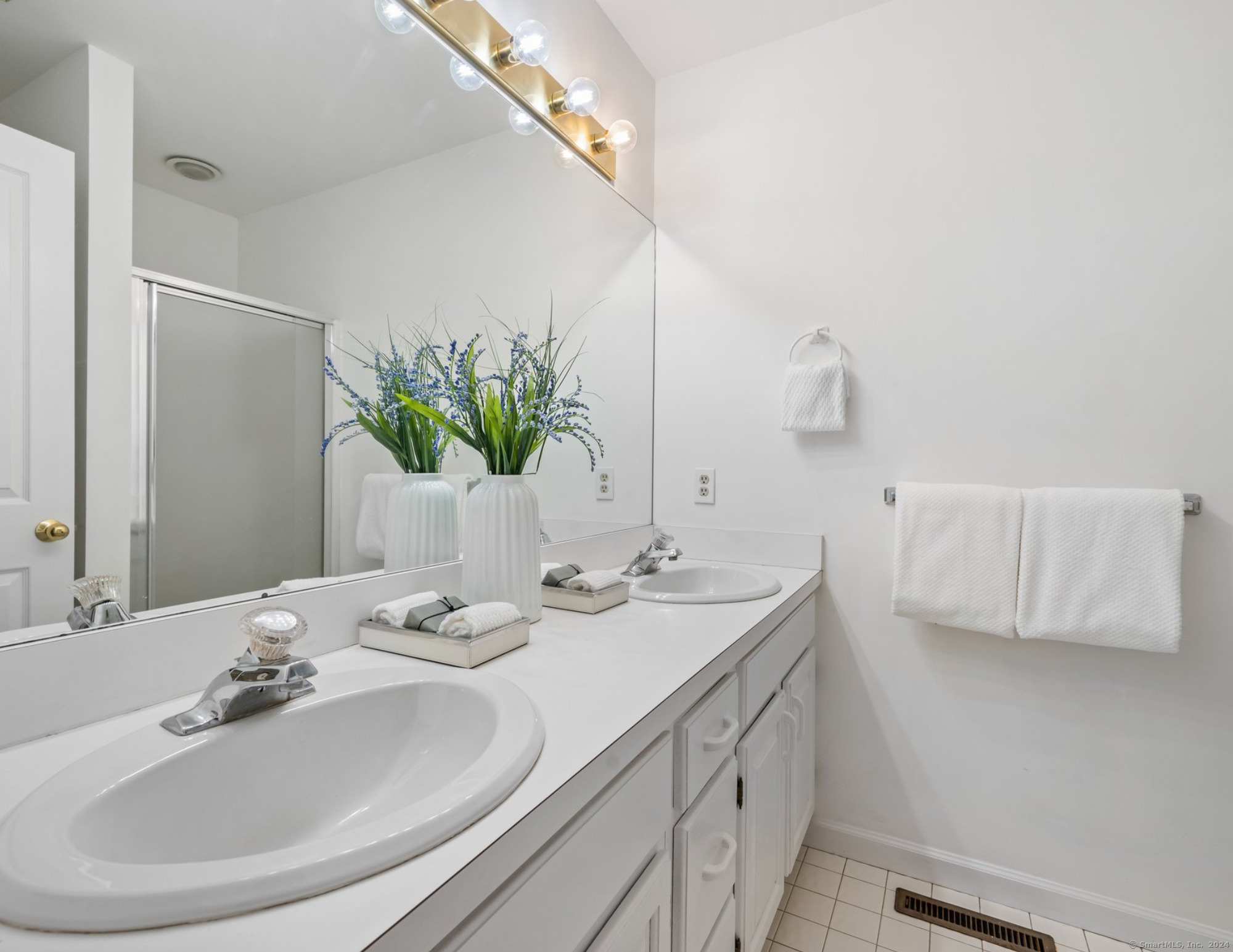 353 Summerfield Gardens 353