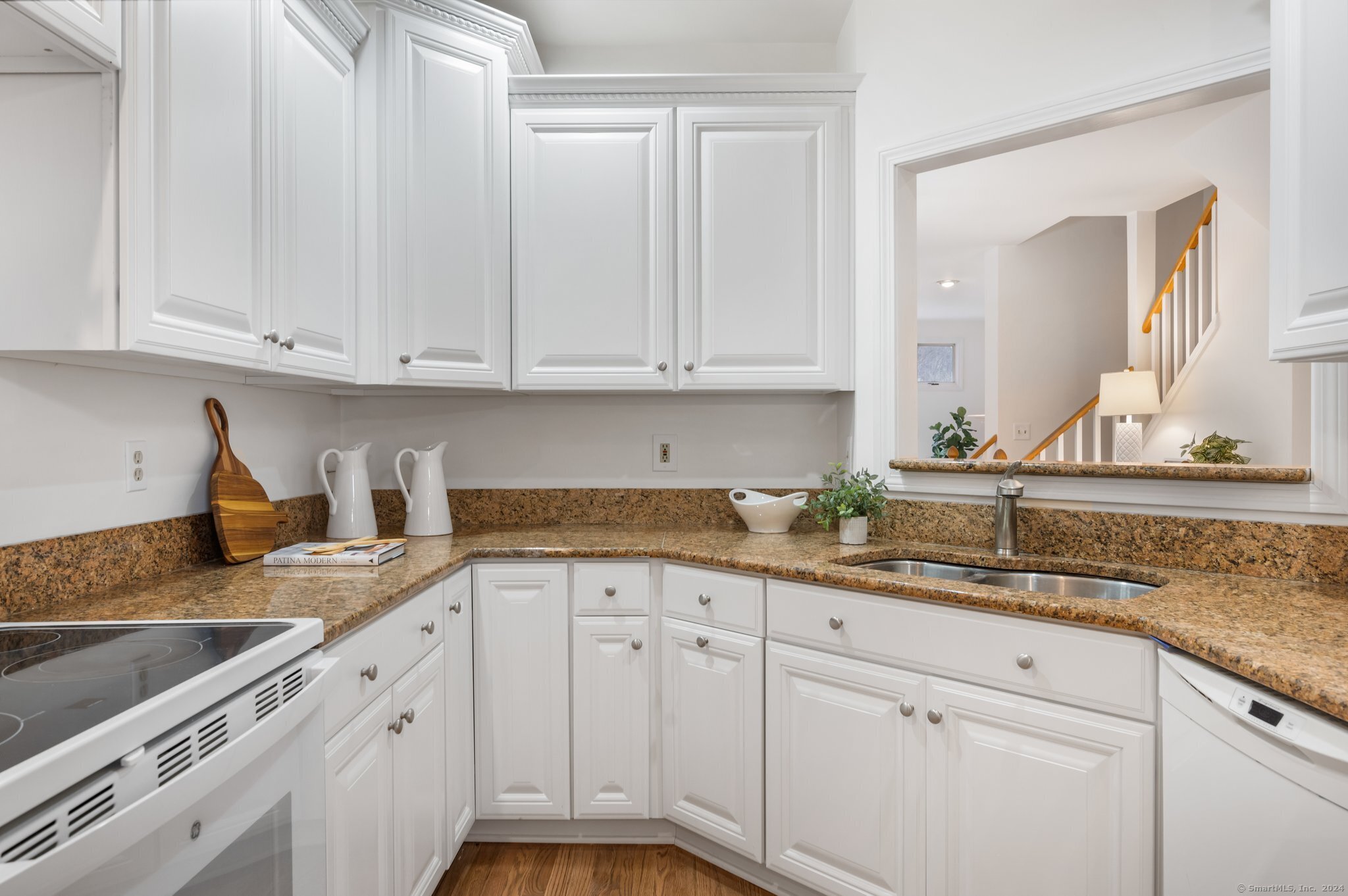 353 Summerfield Gardens 353