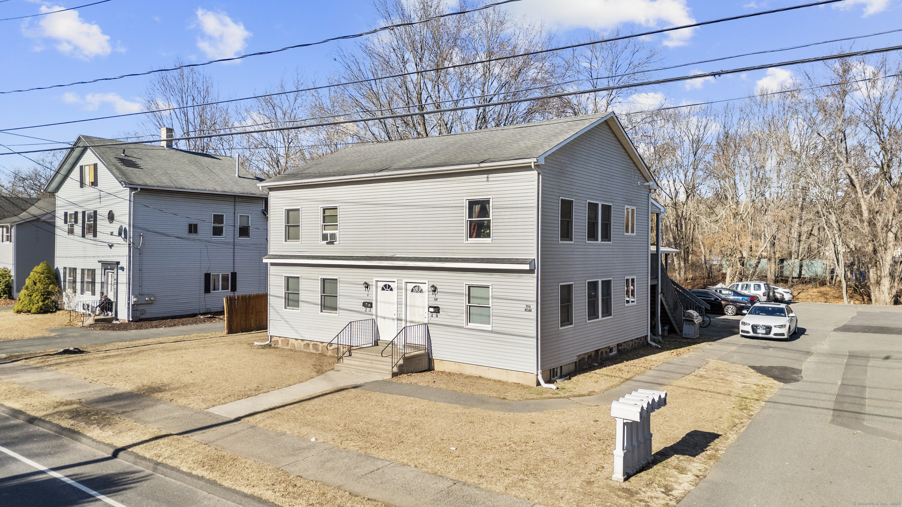 189 East Main Street