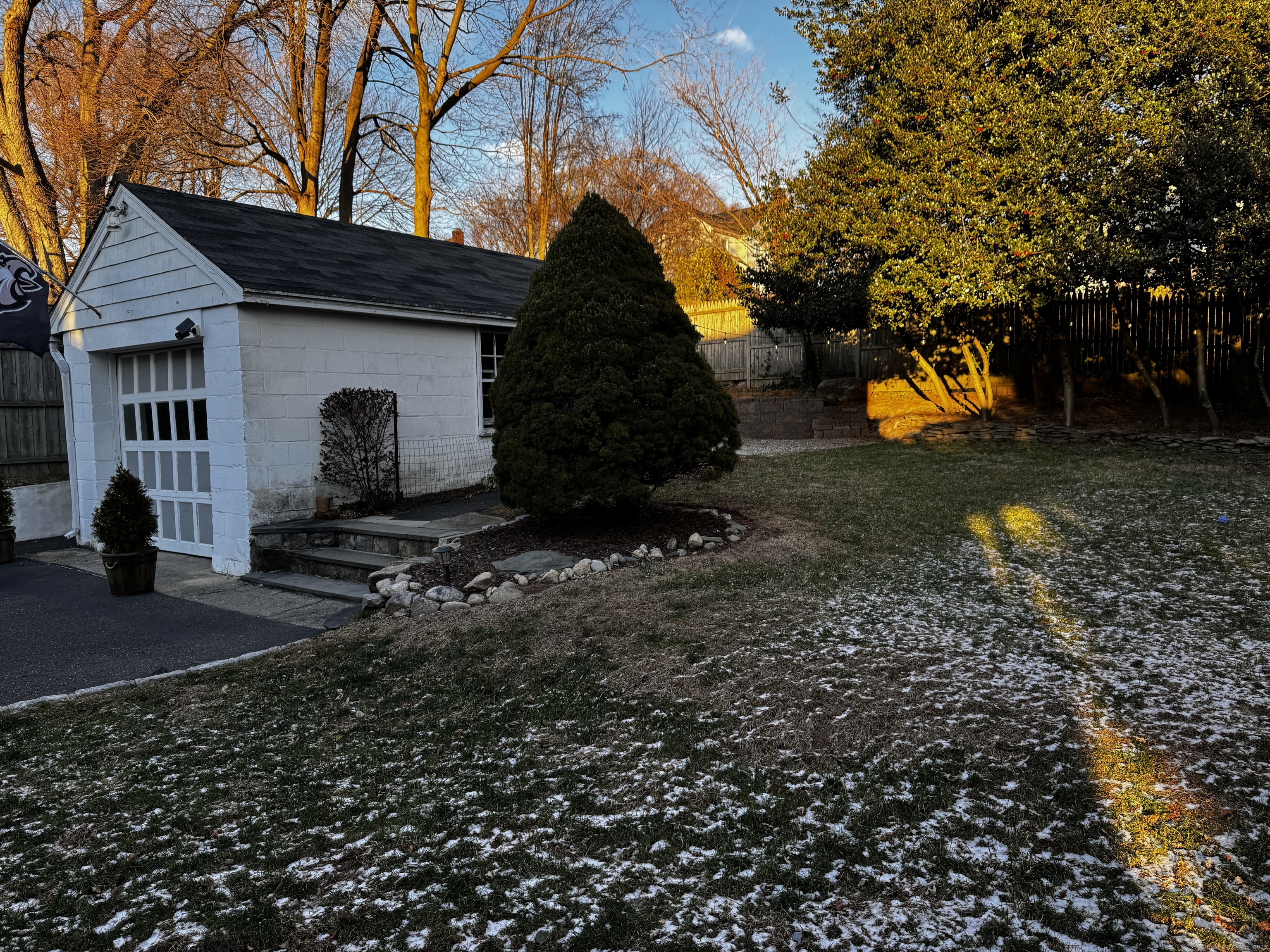 25 Ludlow Manor