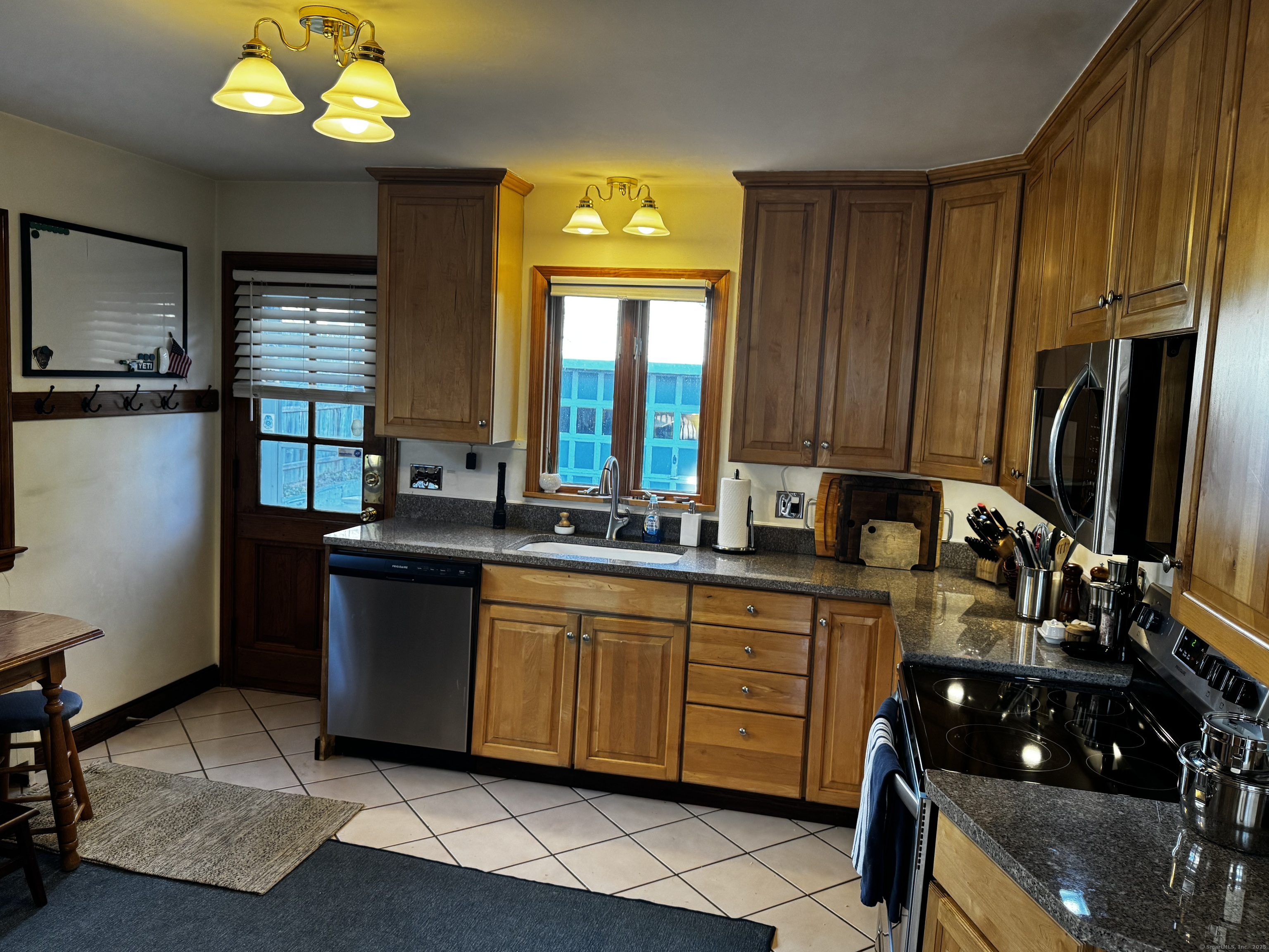 25 Ludlow Manor
