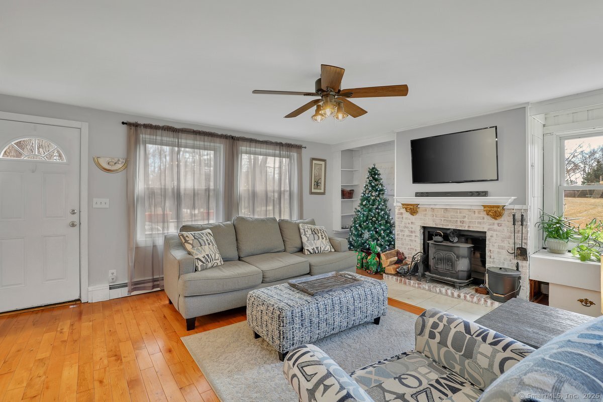 1136 Peck Lane