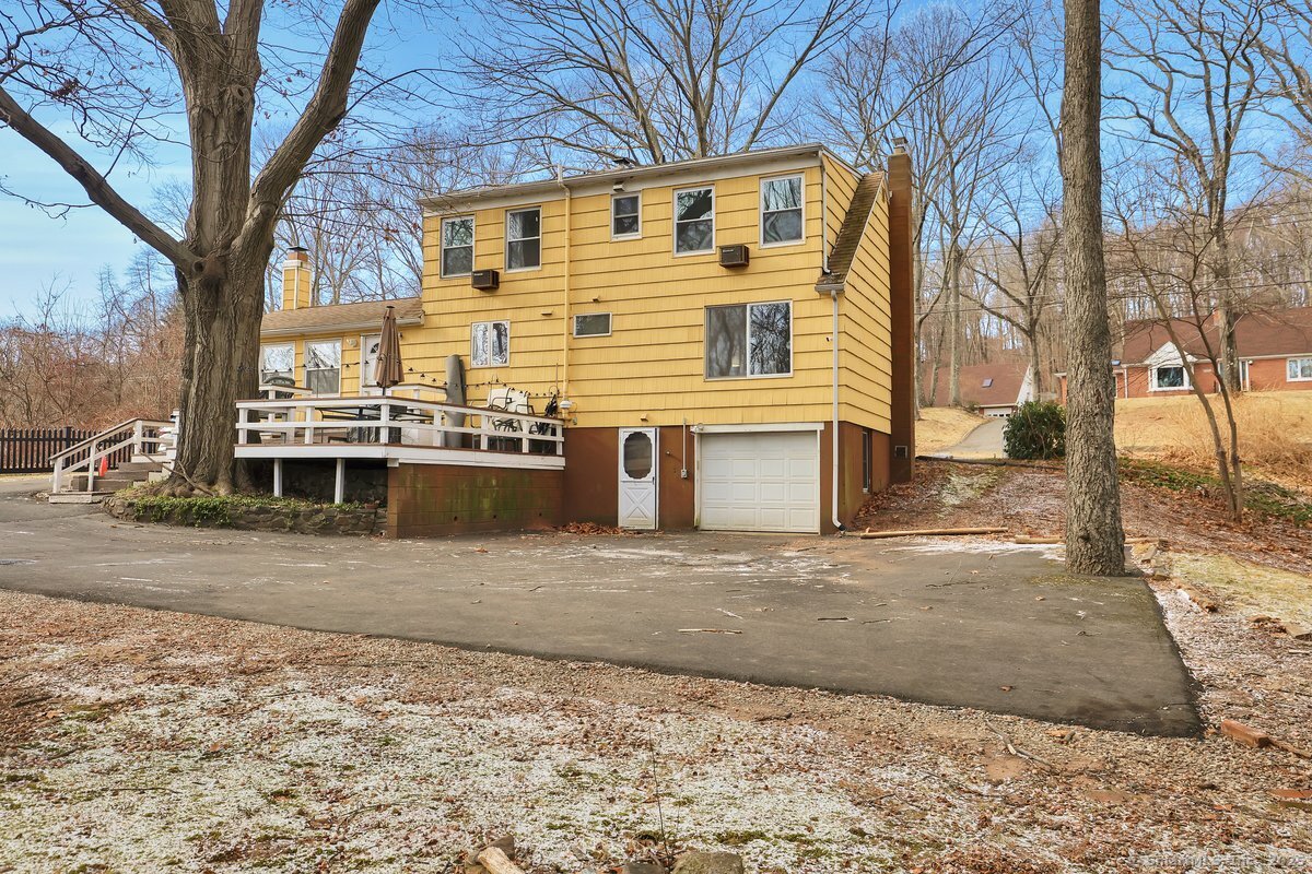 1136 Peck Lane
