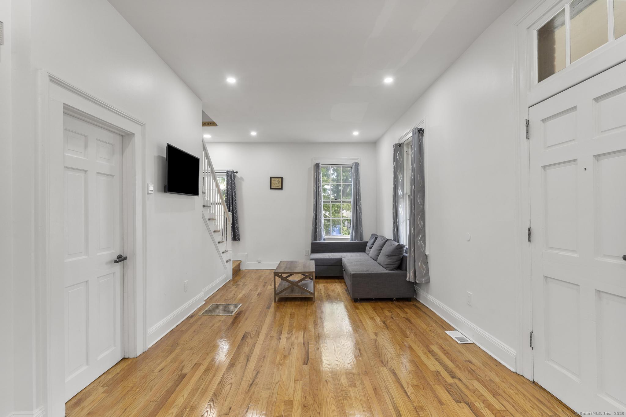 782 Asylum Avenue 782