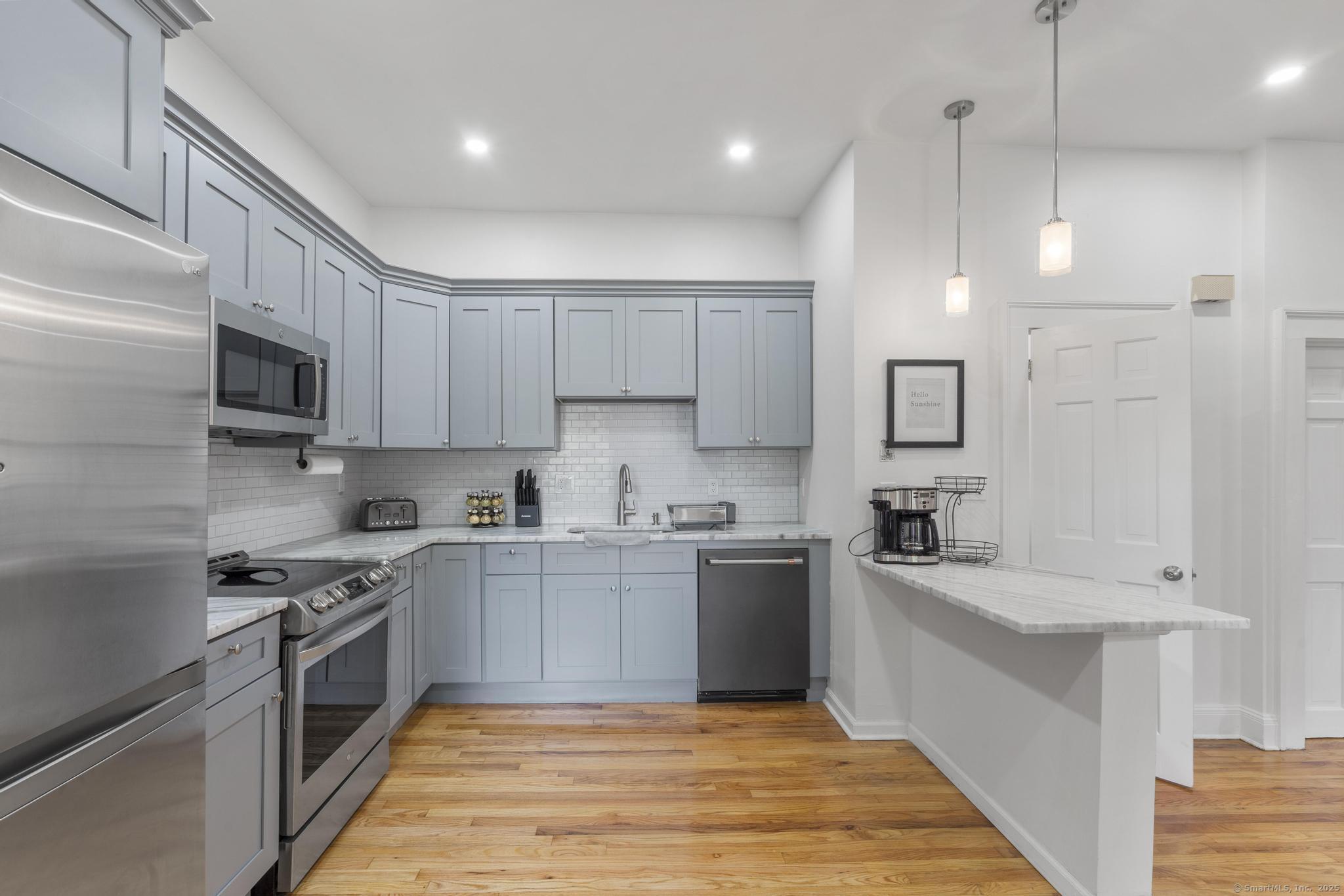 782 Asylum Avenue 782