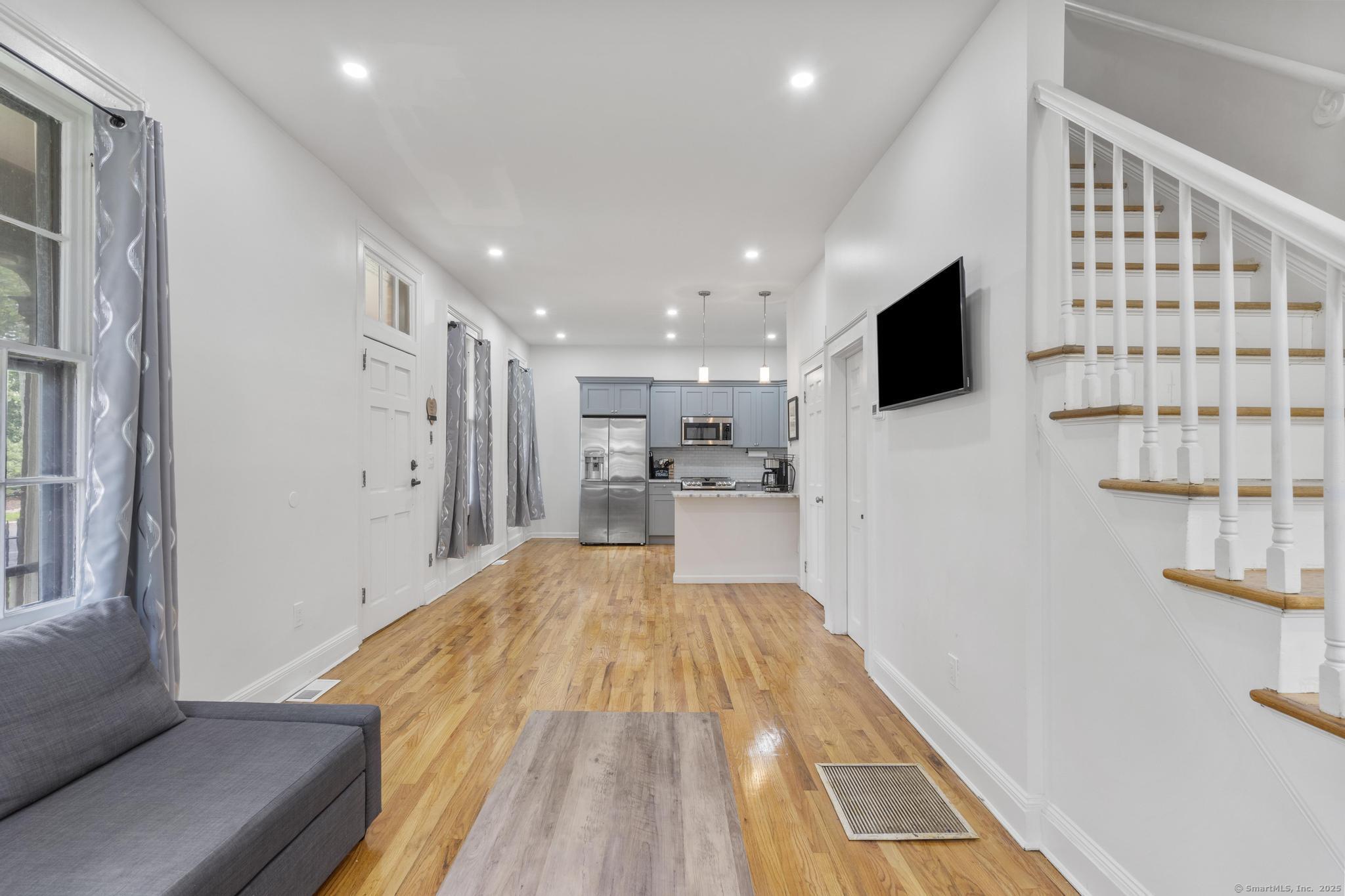 782 Asylum Avenue 782