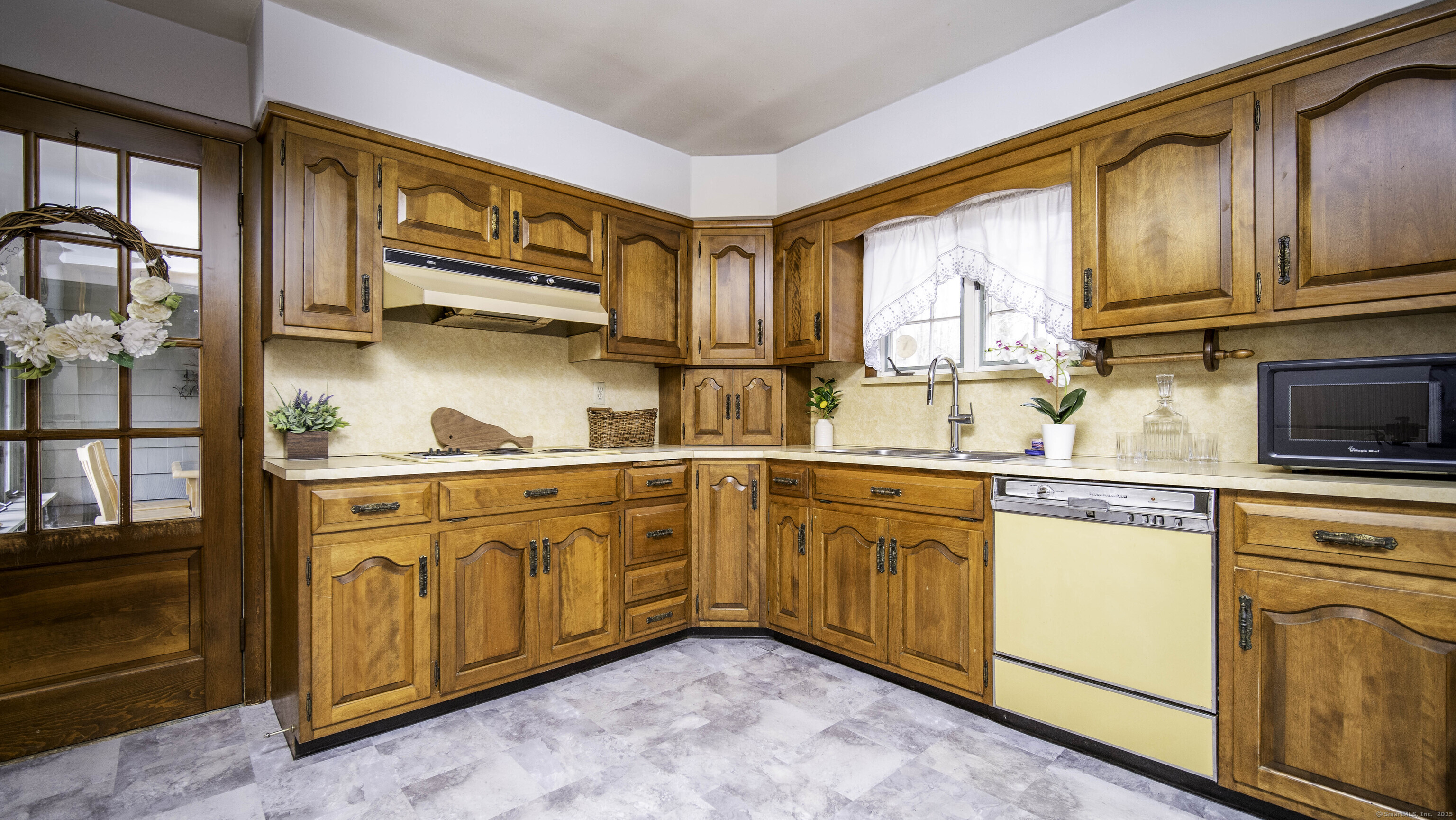 14 OAKWOOD Drive