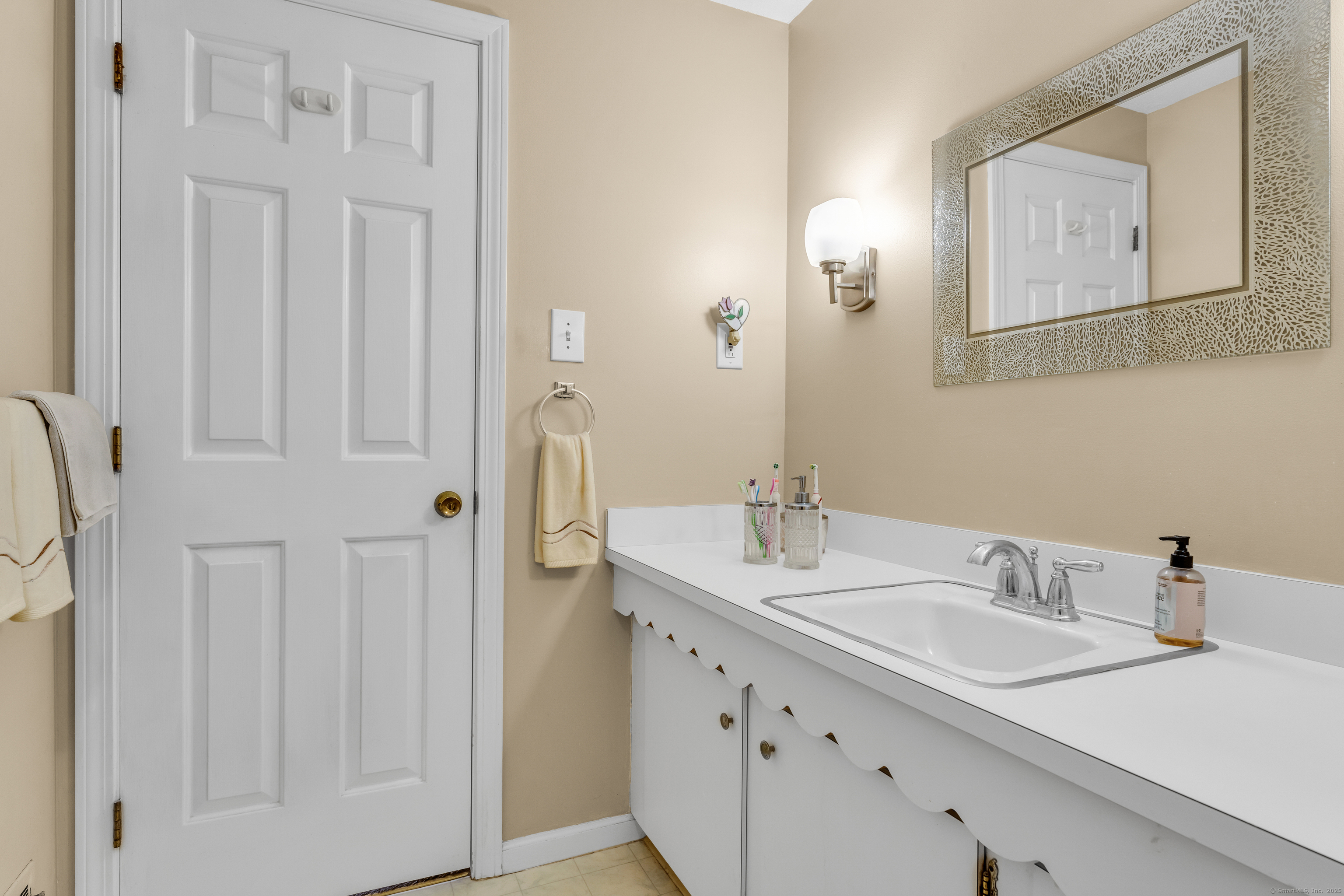 33 Mattabasset Drive 33