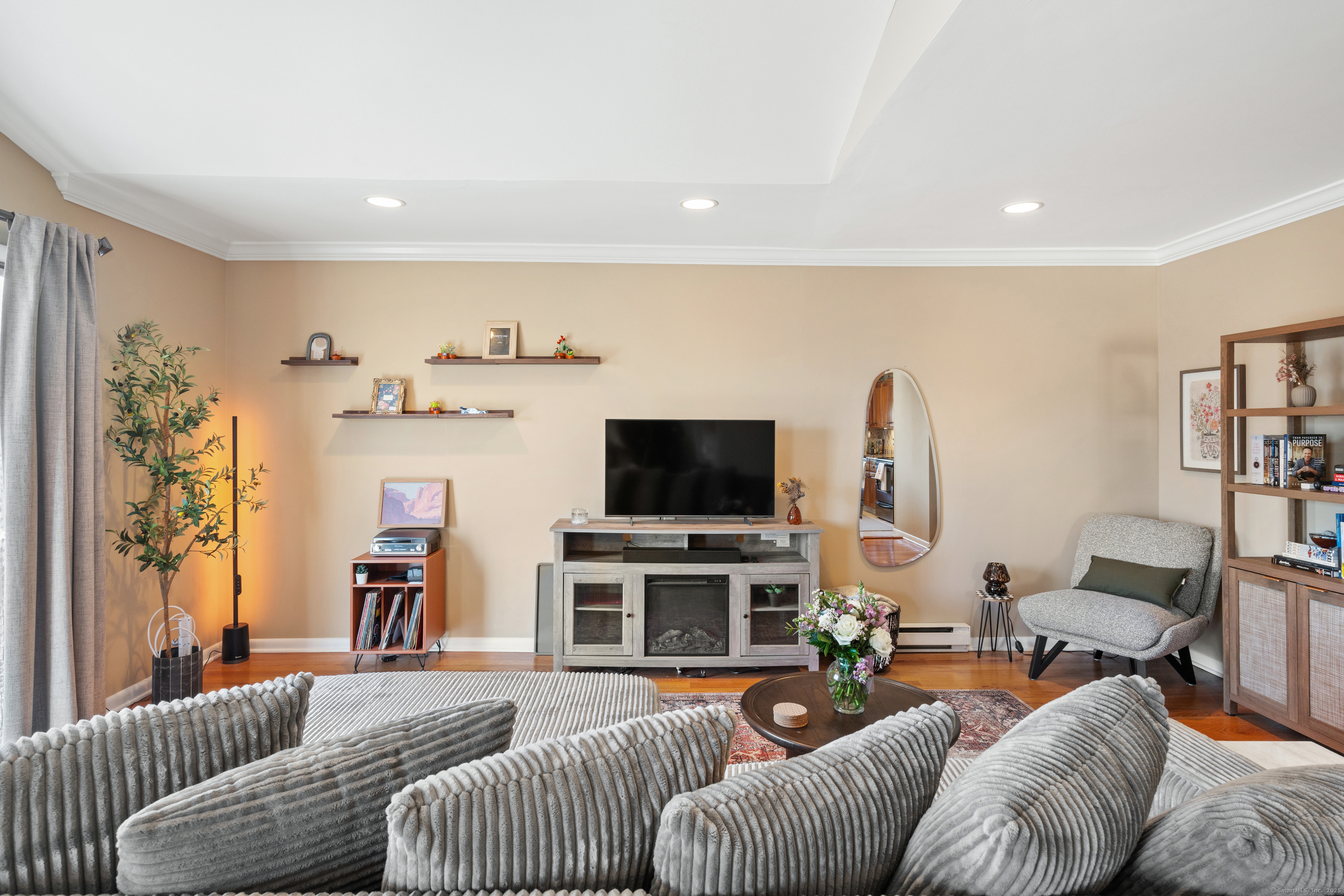 97 Richards Avenue APT B16