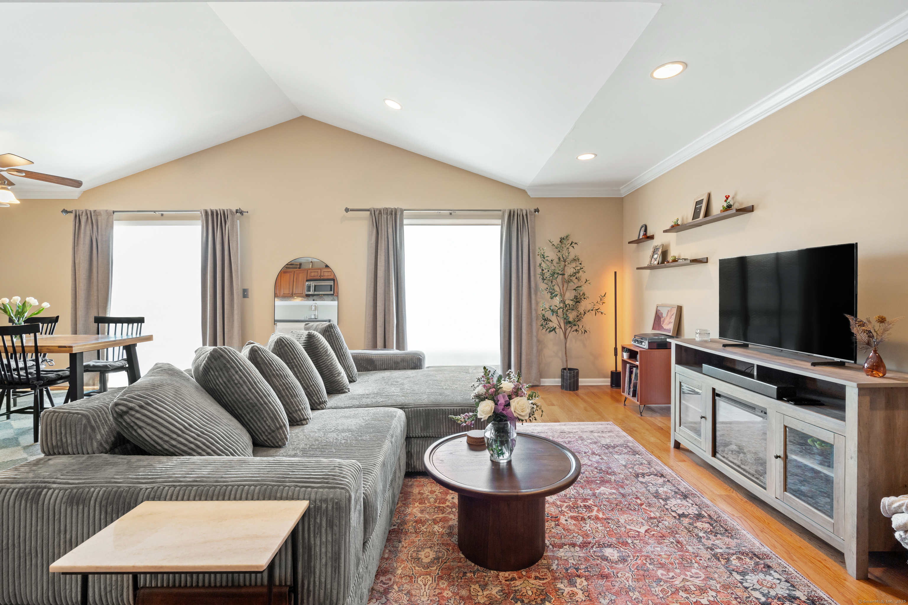 97 Richards Avenue APT B16