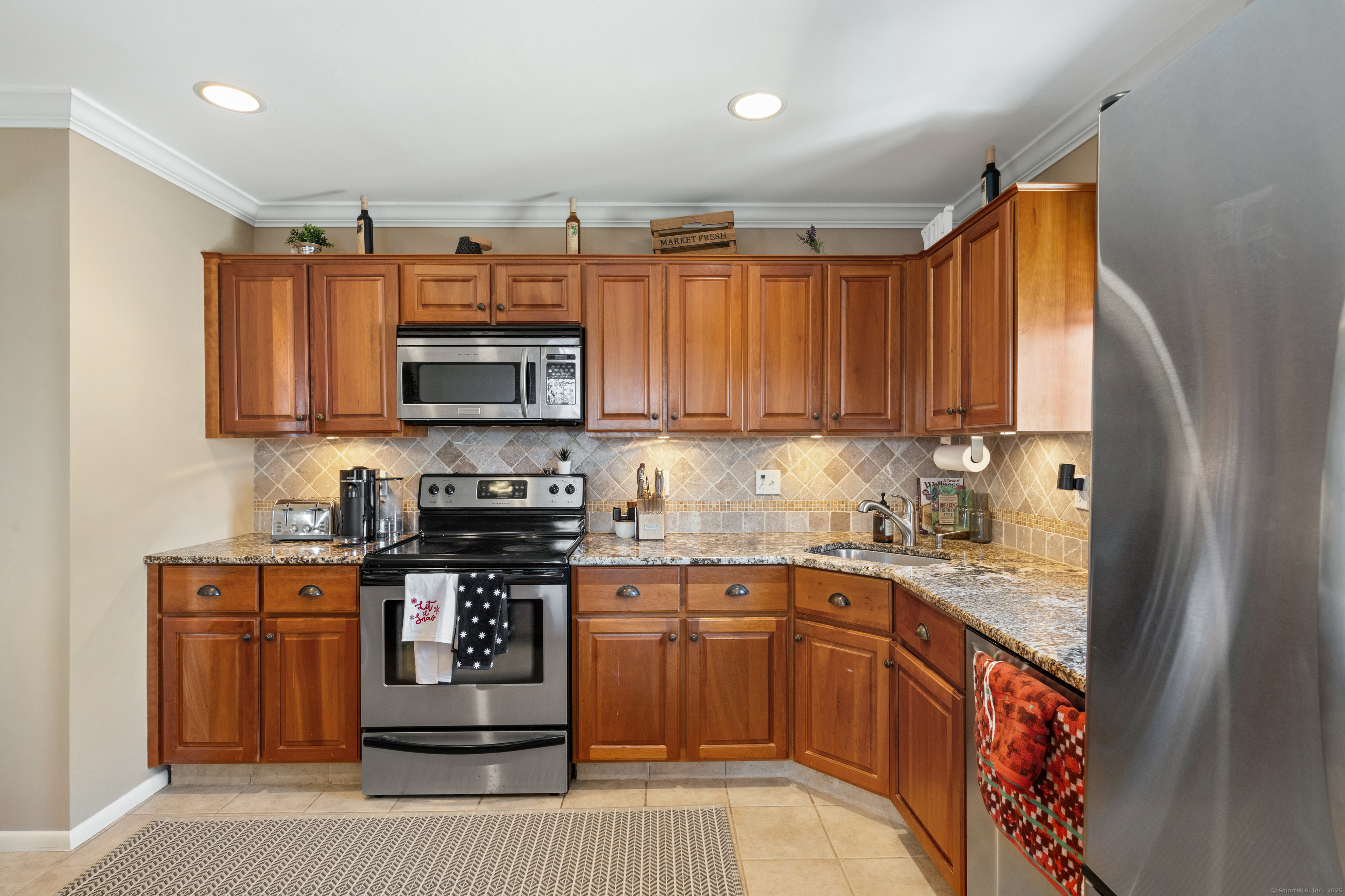 97 Richards Avenue APT B16