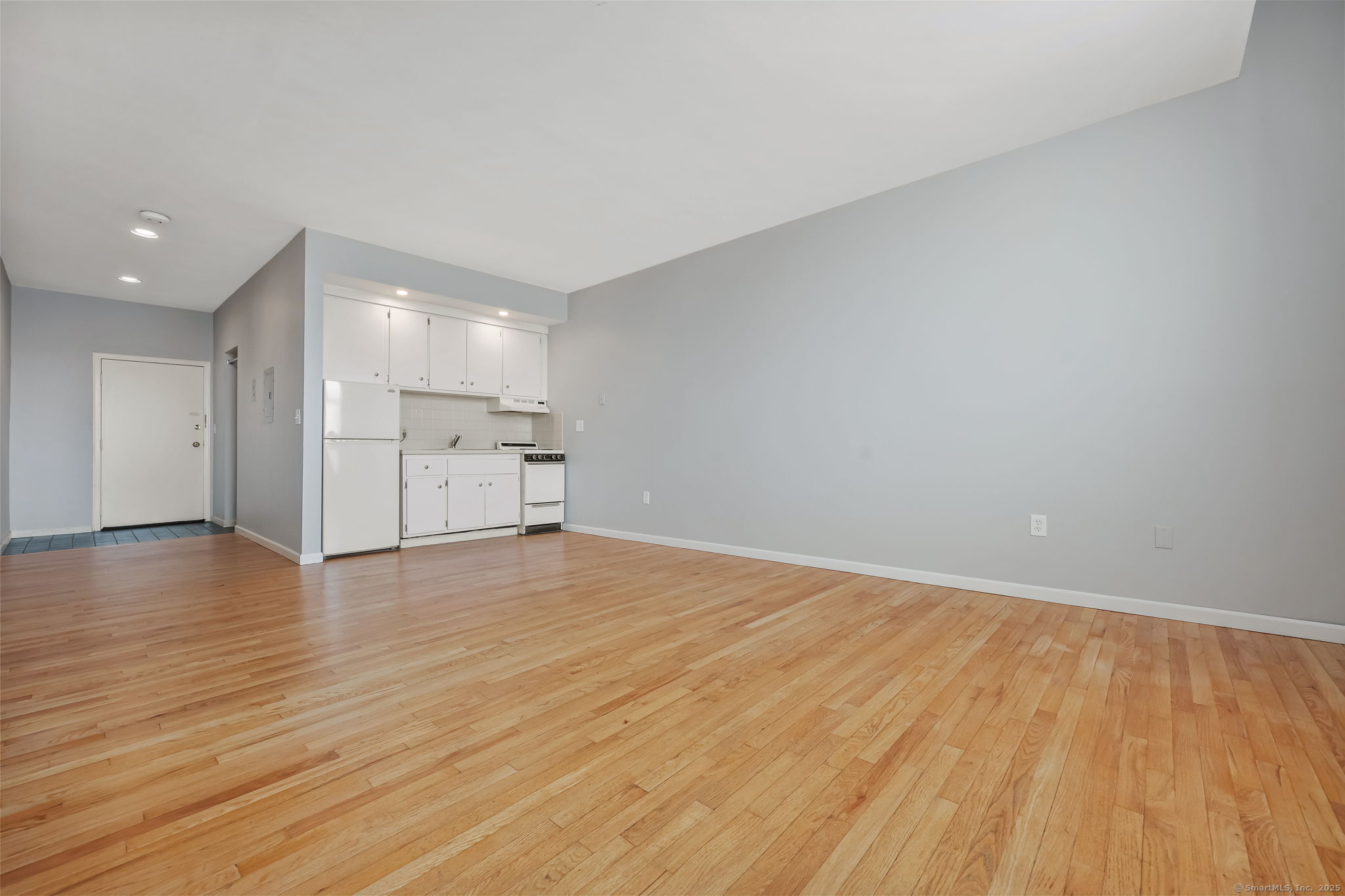94 Washington Street APT 3