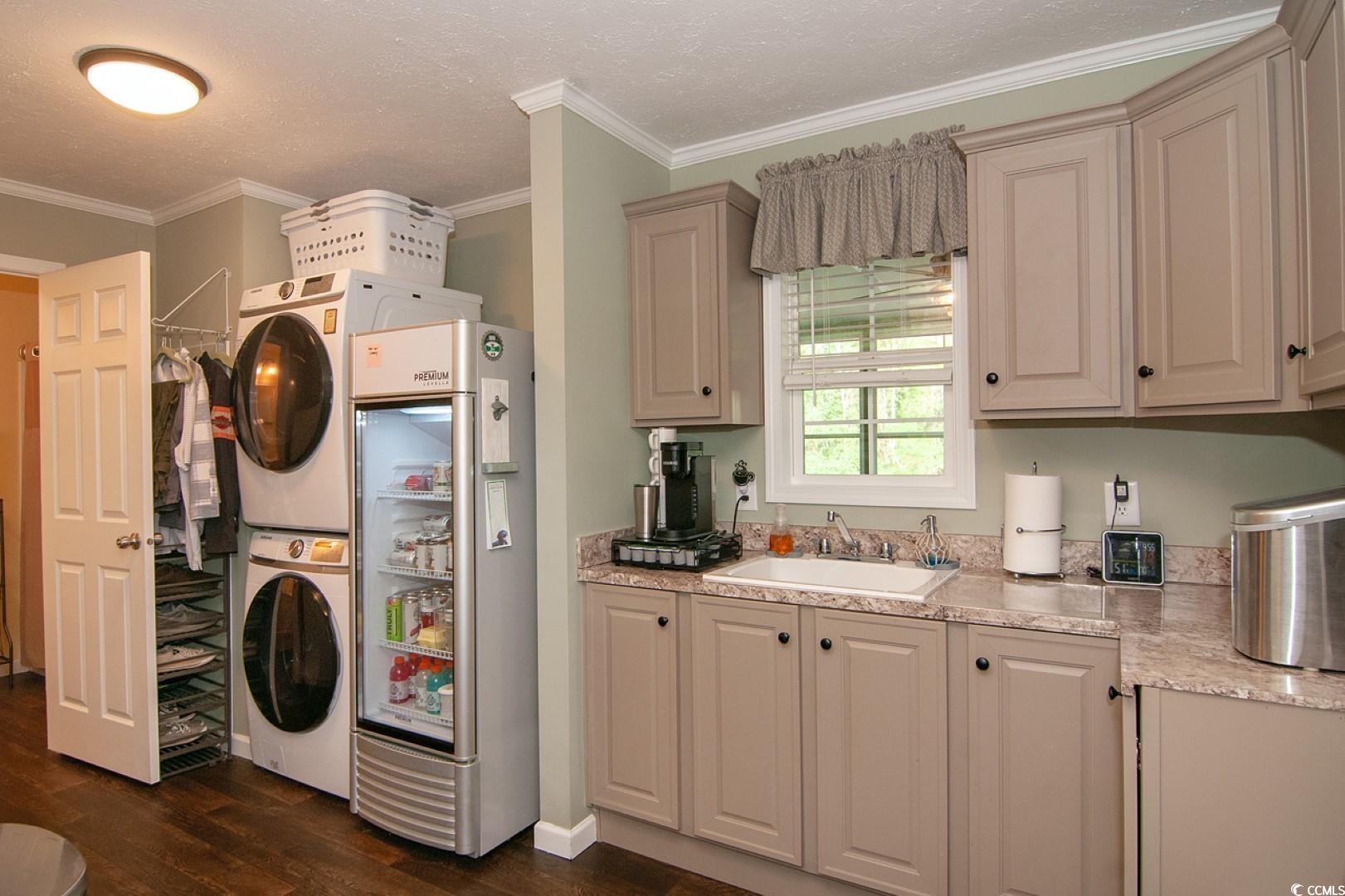 2282 John Henry Ln.