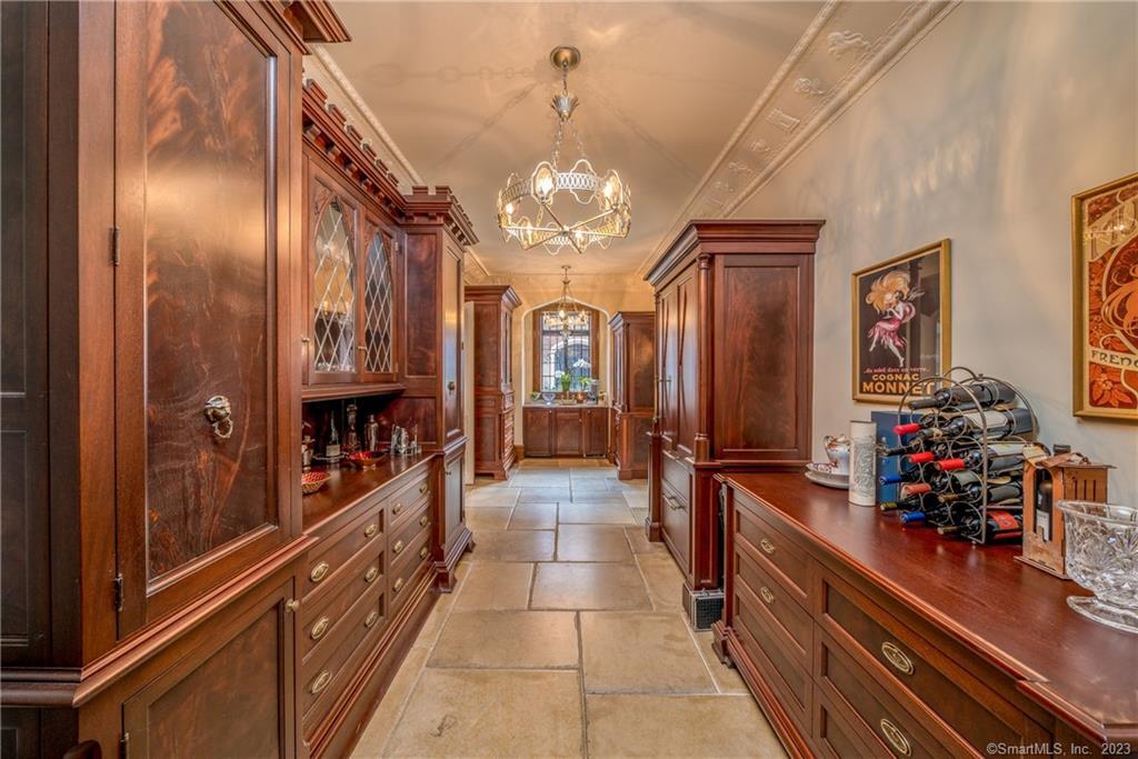 544 Oenoke Ridge