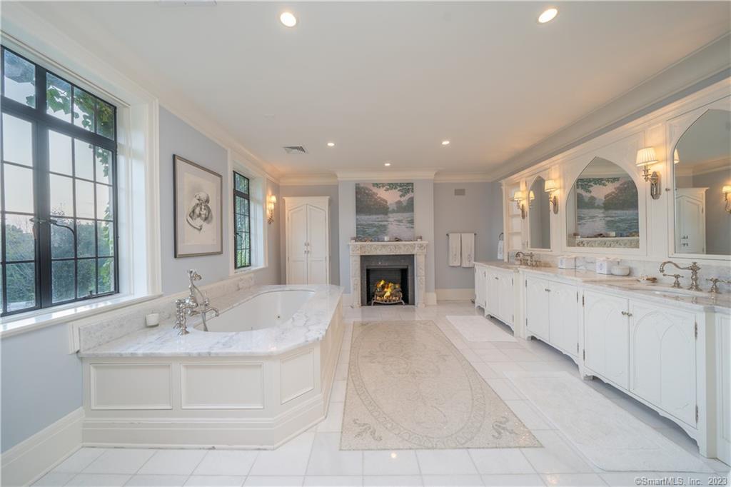 544 Oenoke Ridge