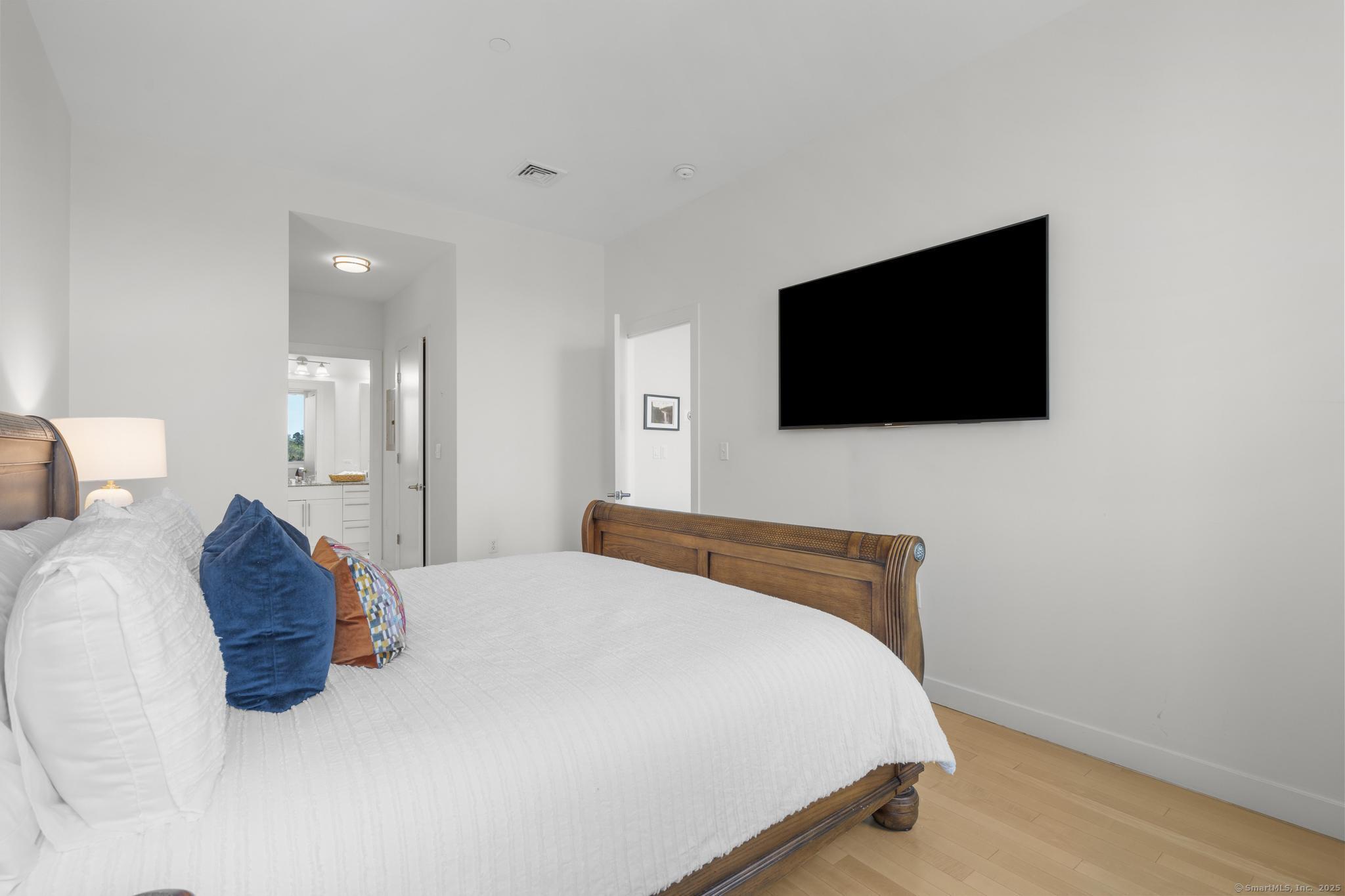1515 Summer Street 503