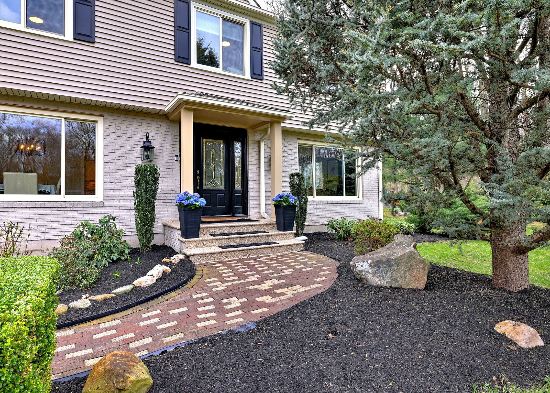 135 Hitchcock Court
