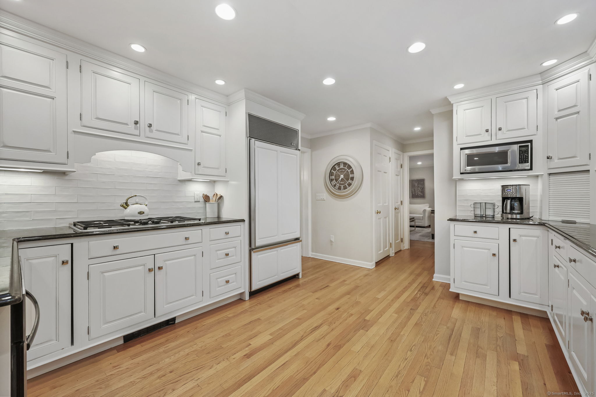 6 Weathervane Hill
