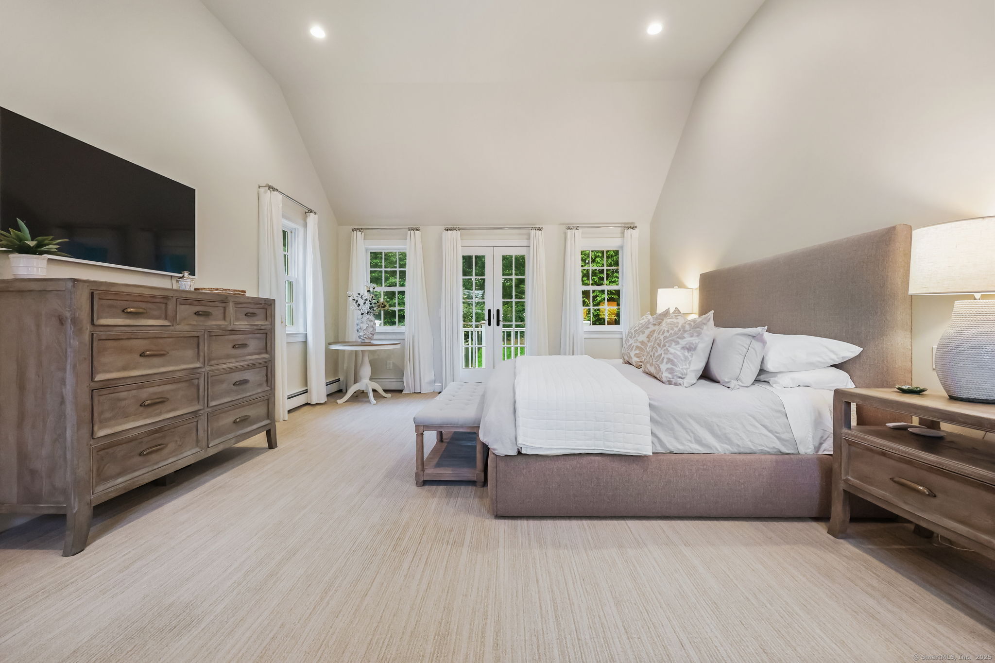 6 Weathervane Hill