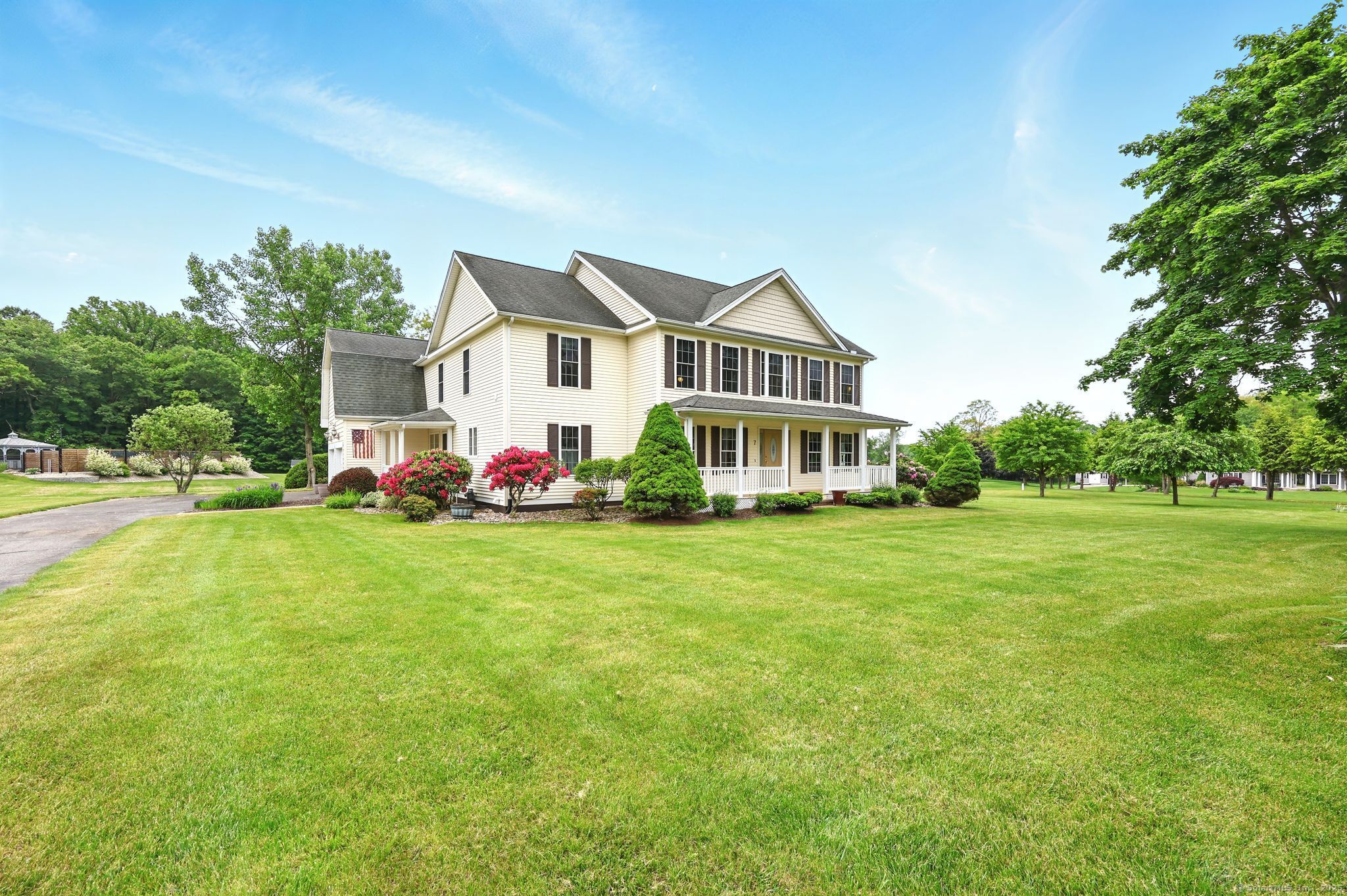 7 Brook Wood Court