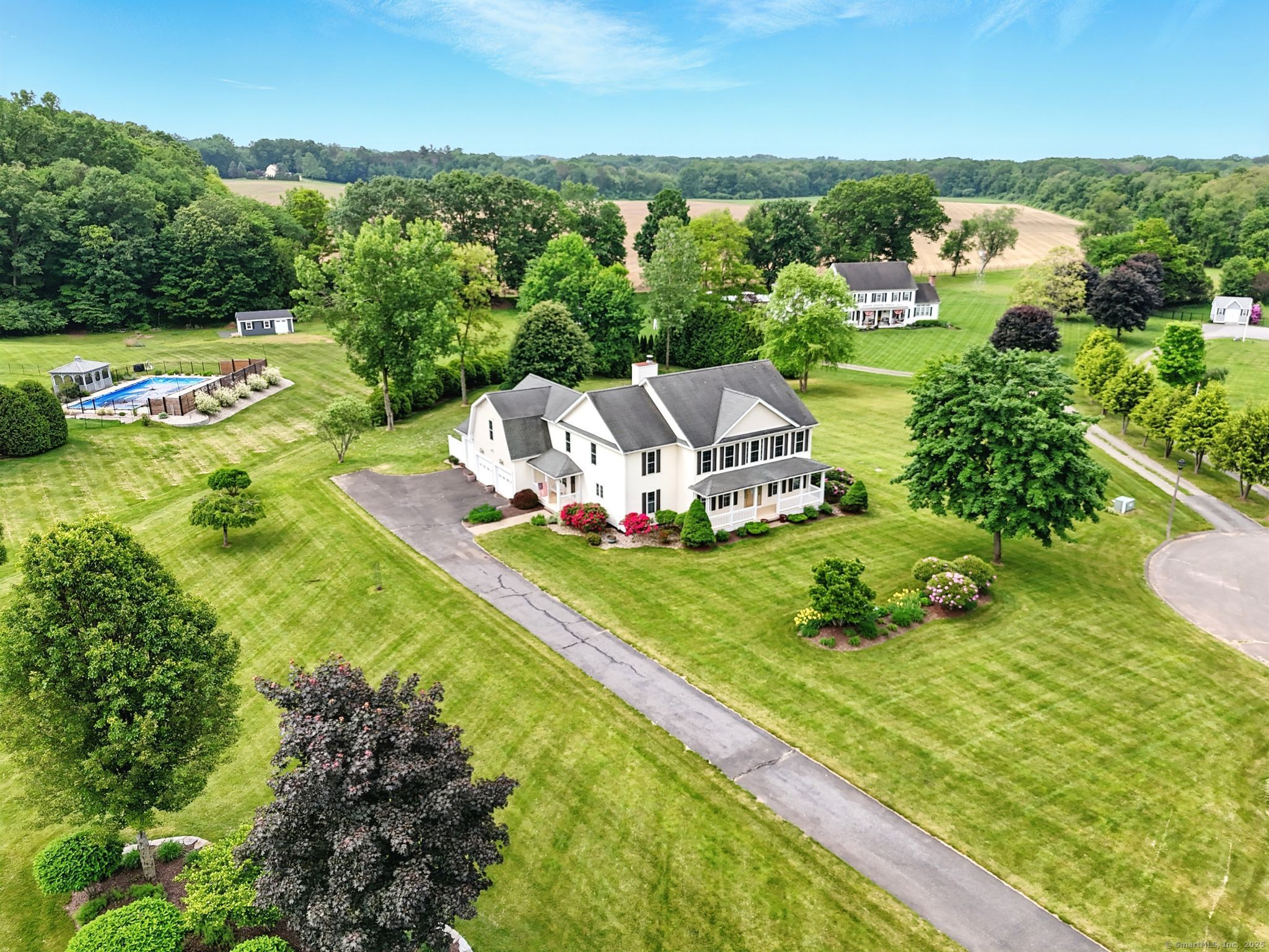 7 Brook Wood Court